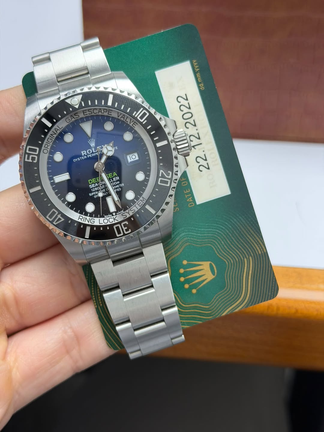 May be an image of wrist watch and text that says 'GA 50 ORIGINAL AL 20 CYSTE OYSTERPRRPEN OLY ERPET 10 vyVA mm dd ESCA VALVE ALVE 10 n WETS 33 DATE אומפ O -之 O0 e 30 DE CEA-O…