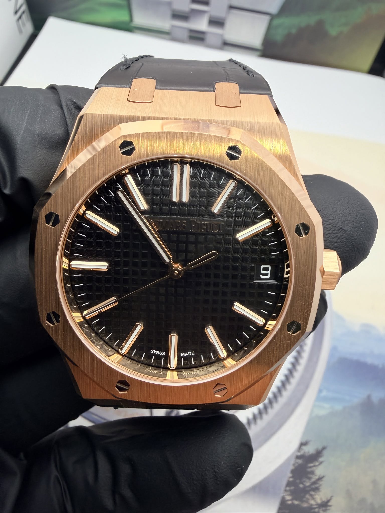May be an image of wrist watch and text that says '業 d 超賽 实 9 لگ 2 MADE ١ SWSS'