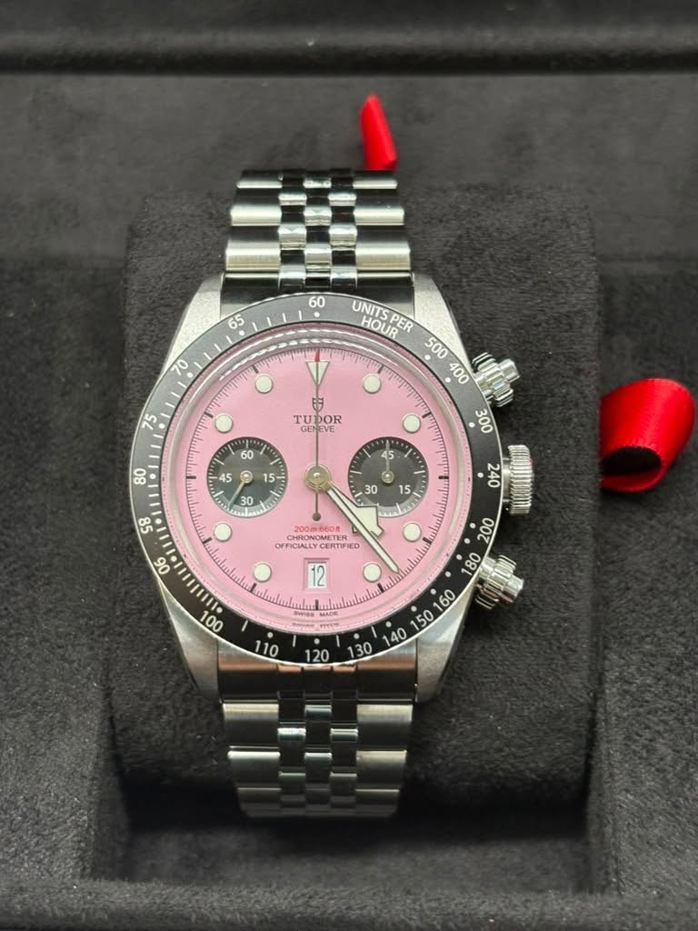 May be an image of wrist watch and text that says '60 70 UNITS 65 HOUR UNITSPER PER MOHEMEH गण. 田 TUDOR TU GENEVE i 240 200m.560 OFFICIALLYO ORONOVTER CERTIRED 06 12 ulatntnle amgS…