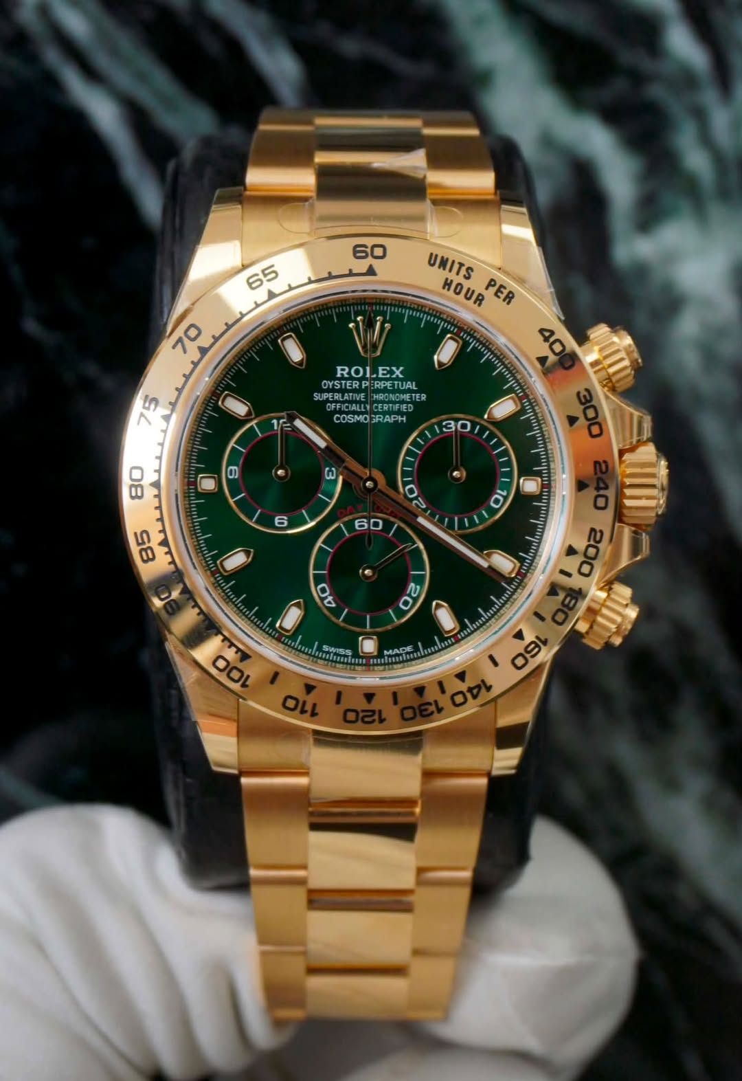 May be an image of wrist watch and text that says '60ေ 65 70 UNITS HOUR PER អ្កម ROLEX OYST OYSTERPER ERPETUAL SUPERLATVE CESICIALEY SUPERLA CPNCERTICIED HRONOMETER ERTIFIED…