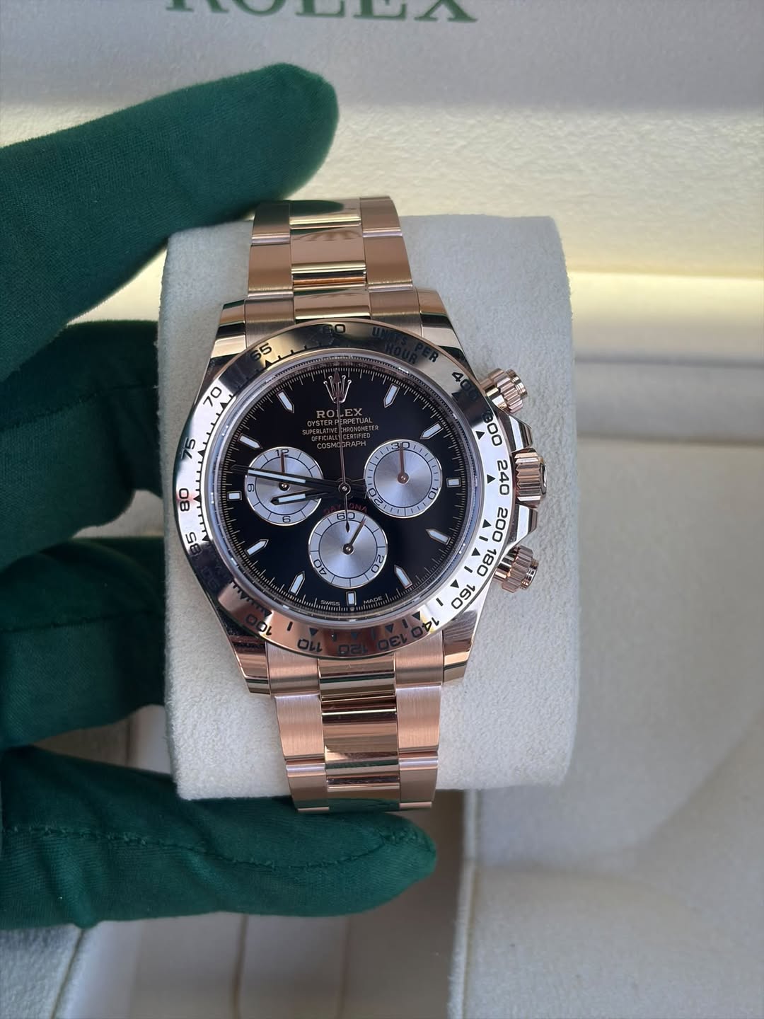 May be an image of wrist watch and text that says 'W 5 70 4 م ー 15 80 ع 5 a の 160'