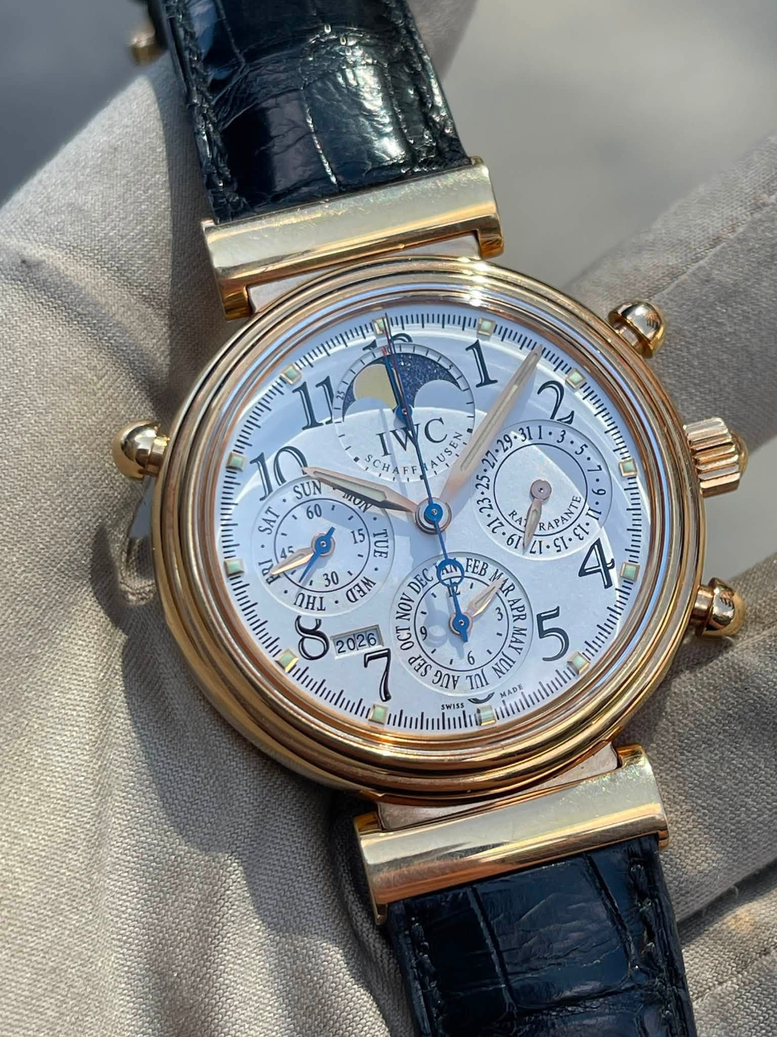 May be an image of wrist watch and text that says 'स ጀመስቲ SUN SAT 60 15 aI rp ทน 11 IWC HAFF IW AUSE: 27-29. ባ •3 ف צב RAPANTE "E 上 15 EU 1 کء 30 E ΝΥ DEC น้ำ FER 4 NHI ส APP ሰ…