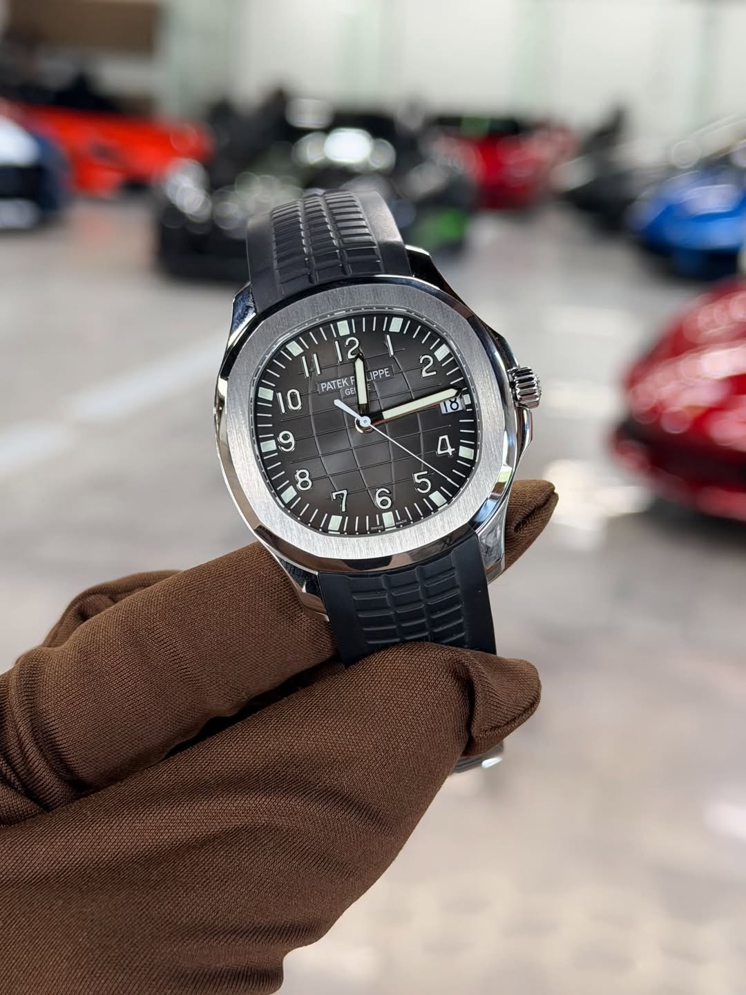 May be an image of wrist watch and text that says 'IPPE PATEK a 7 ل 4 5 6'