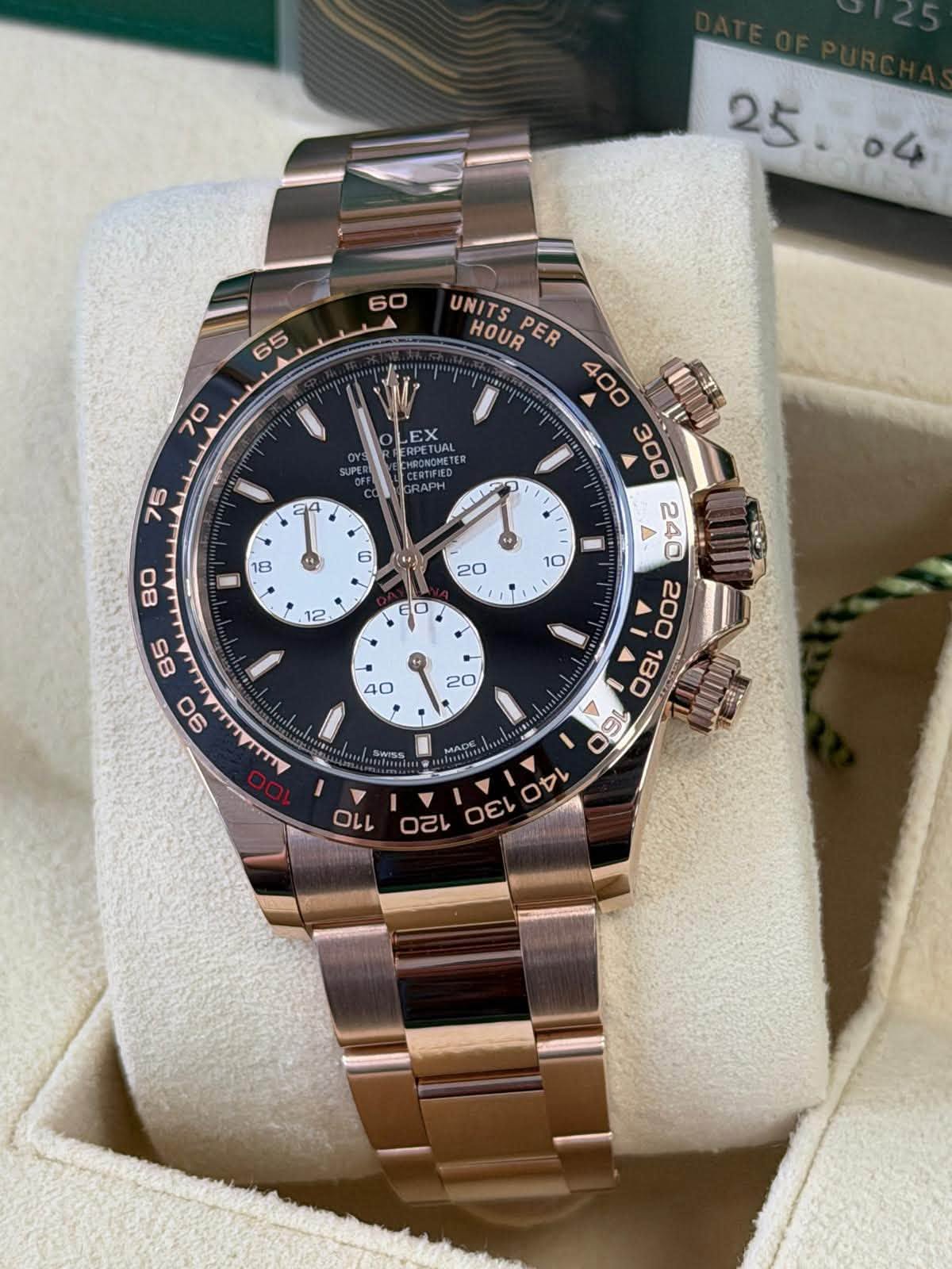 May be an image of wrist watch and text that says ' O LEX RPETNETE SUPEE 75 RAPH 24 7 I عی 0 85 90 UNITS HOUR PER A 4 120 ญ 40 20 56 MAD 110 마'
