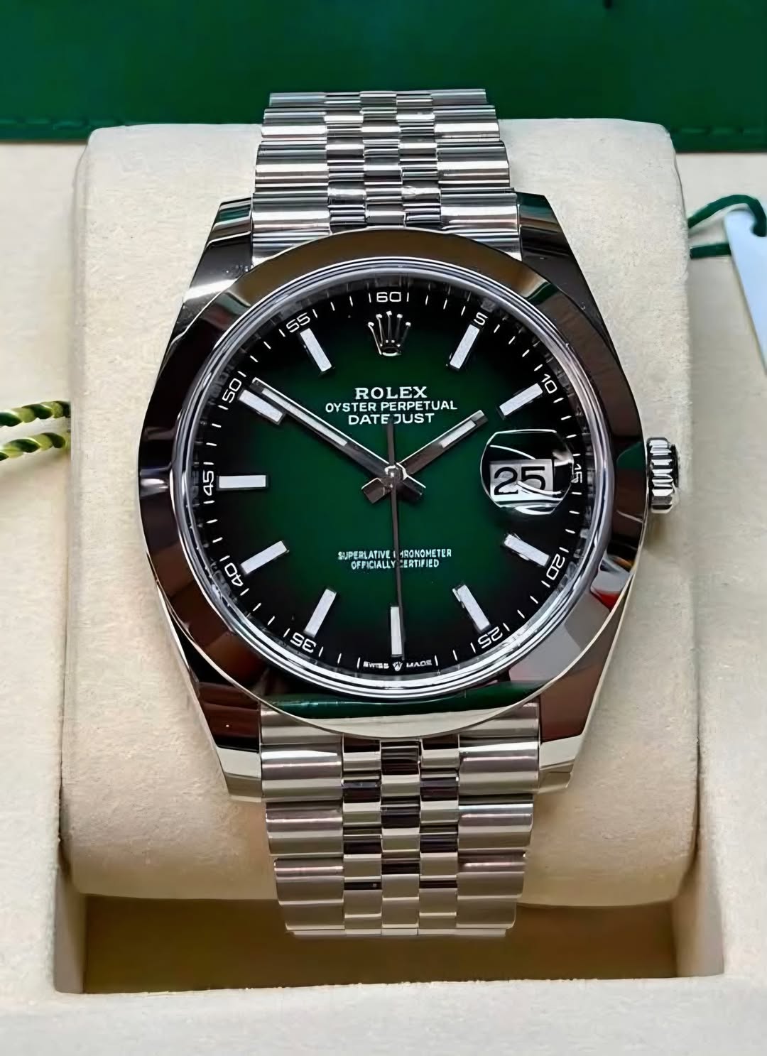 May be an image of wrist watch and text that says '60 S5 5 50 1 ROLEX OYSTER TERPERPET OYSTERPERPETUAL ERPETUAL DATE JUST 10 45 40 SUPERLATIVE RONGMETER CEPЮЮAU ERTIFIE 0 สำตก 25…