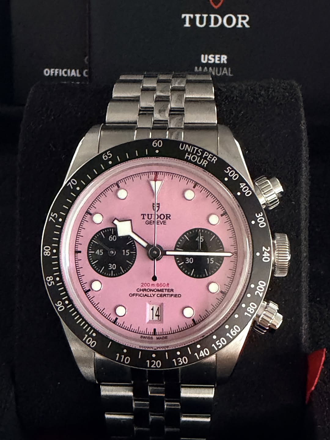 May be an image of wrist watch and text that says 'TUDOR OFFICIAL USER 60 70 65 ሞ መገማማጣጣ ייוייי UNITS HOUR PER TUDOR GENEVE GEI 60 80 ባ גע0 200 200m860 月:660円 CHRONOMETER…