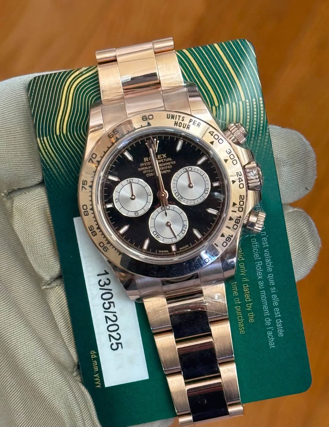May be an image of wrist watch and text that says '60 65 70 ነም O ب 0 M 20 ٥ UNITS HOUR PER 泰利製 ROOUN 160 ralid officiel n'est onlvit valable timeofpurchase of au moment si que…