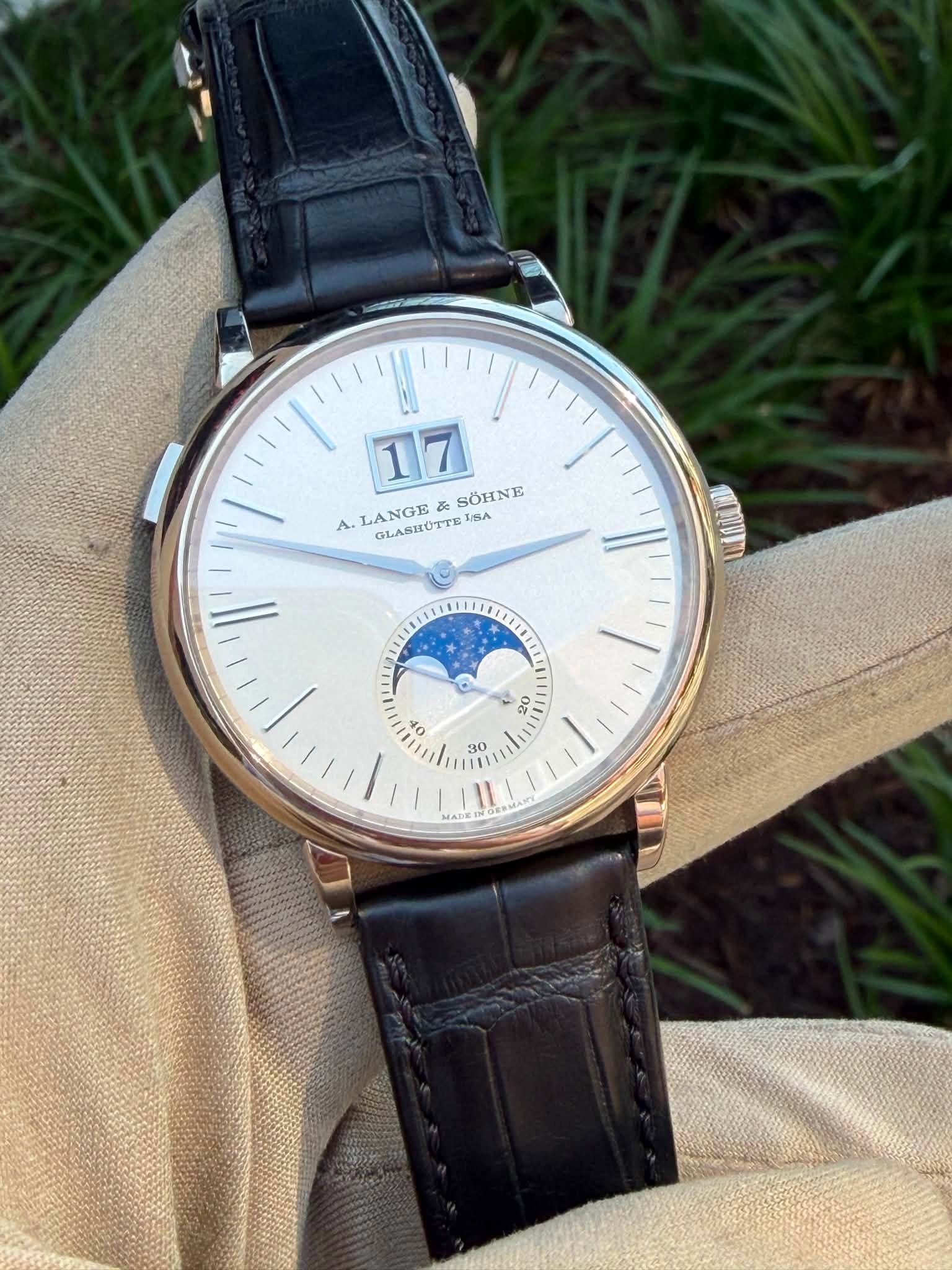 May be an image of wrist watch and text that says '17 LANGE GLASHÜTTE LANGE&SOHNE LALASHOTTEISA NA SÖHNE A. vO G อึง في 90'