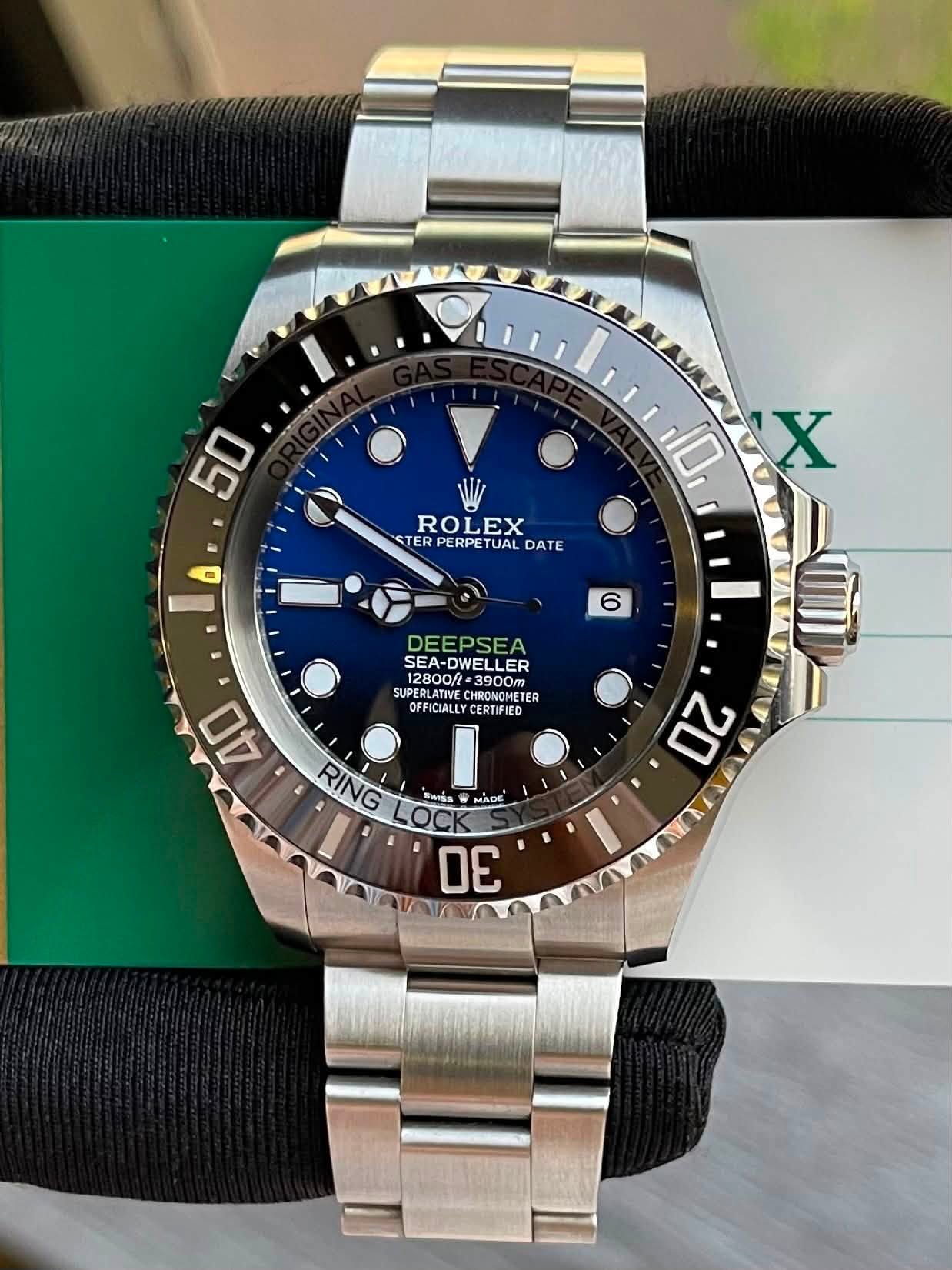 May be an image of wrist watch and text that says '1 50 D ROLEX STER PERPE TERPERPETUAL TUAL DATE 10 X 6 DEEPSEA SEA SEA-DWE SEA-DWELLER WELLER SEA-DV 12800/ 12800/ 3900p 3900m…