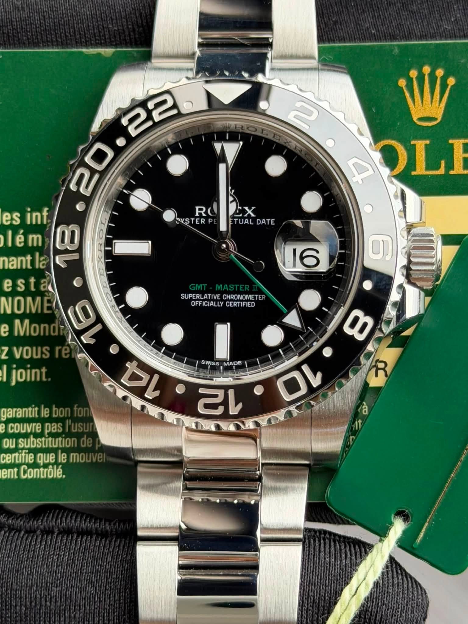 May be an image of wrist watch and text that says '2 ٥ 4 OLE RO CSTER ROX X TUAL DATE 1 226 20 es inf lém m យ nantla la esta NOM e Mo Z vou join ۵ 6 16 6 SUPERLATIVE CHRONOMET…
