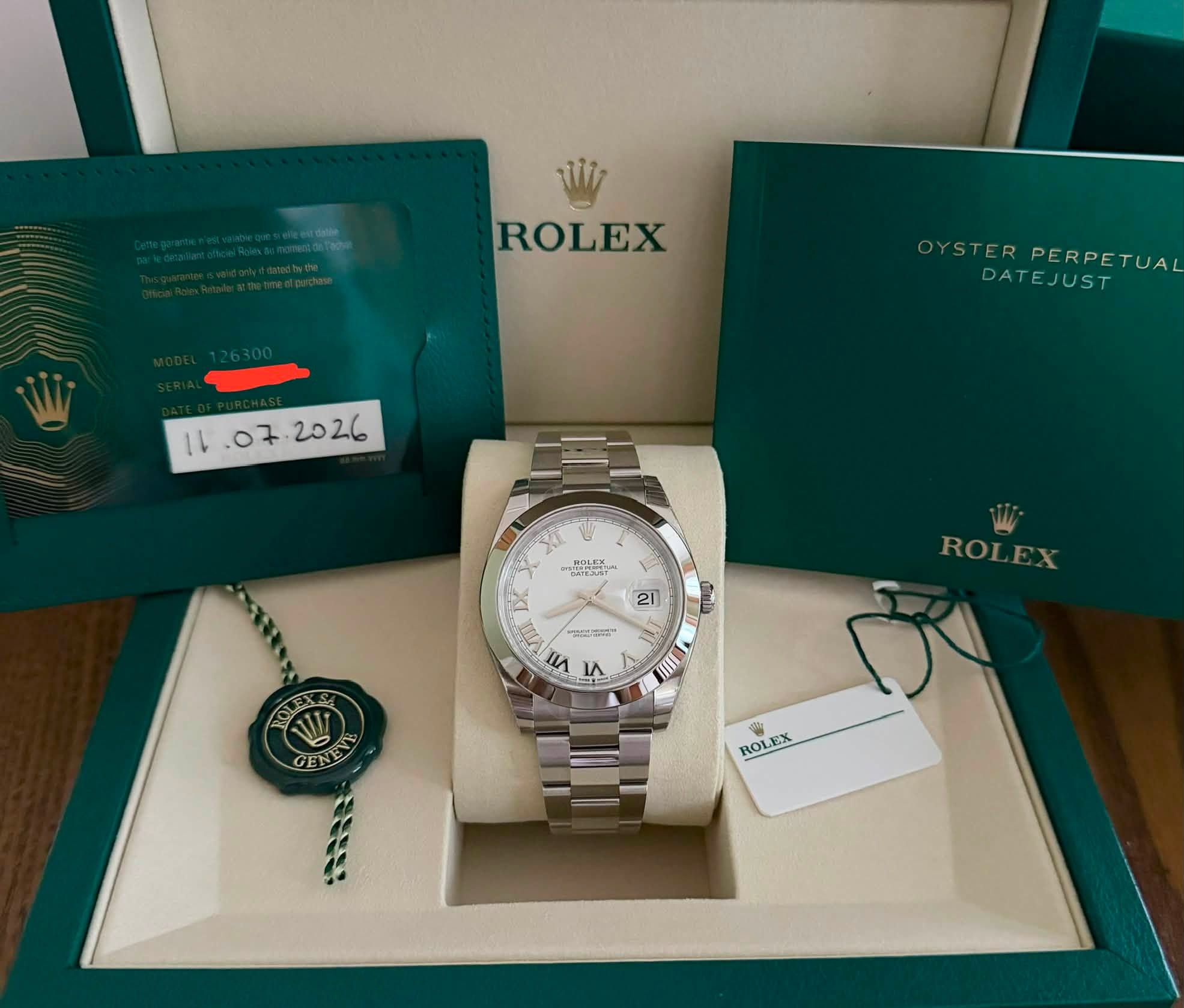 May be an image of wrist watch and text that says 'ROLEX OYSTER STERPERPETUAL R PERPETUA DATEJUST ١ 耐あ ETEaST 21 دز IX ViI 5 VI மய் ROLEX ROLEX IIIII POLEL WII GENE MEV…
