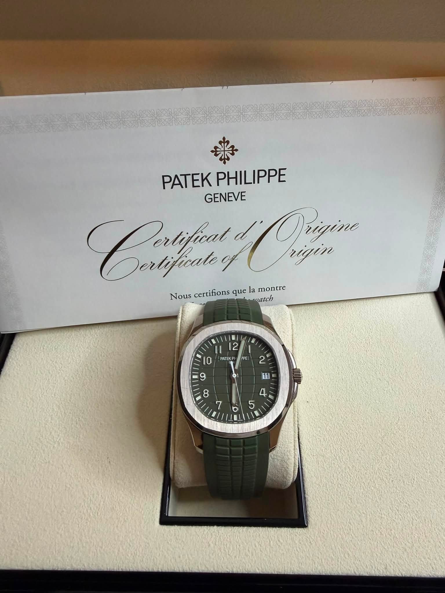 May be an image of wrist watch and text that says 'PATEK PATEKPHILIPPE PHILIPPE GENEVE Cratfu Ortine riyên rigin Orizine Dertificate Nous certifions que la montre watch Il 2 10…
