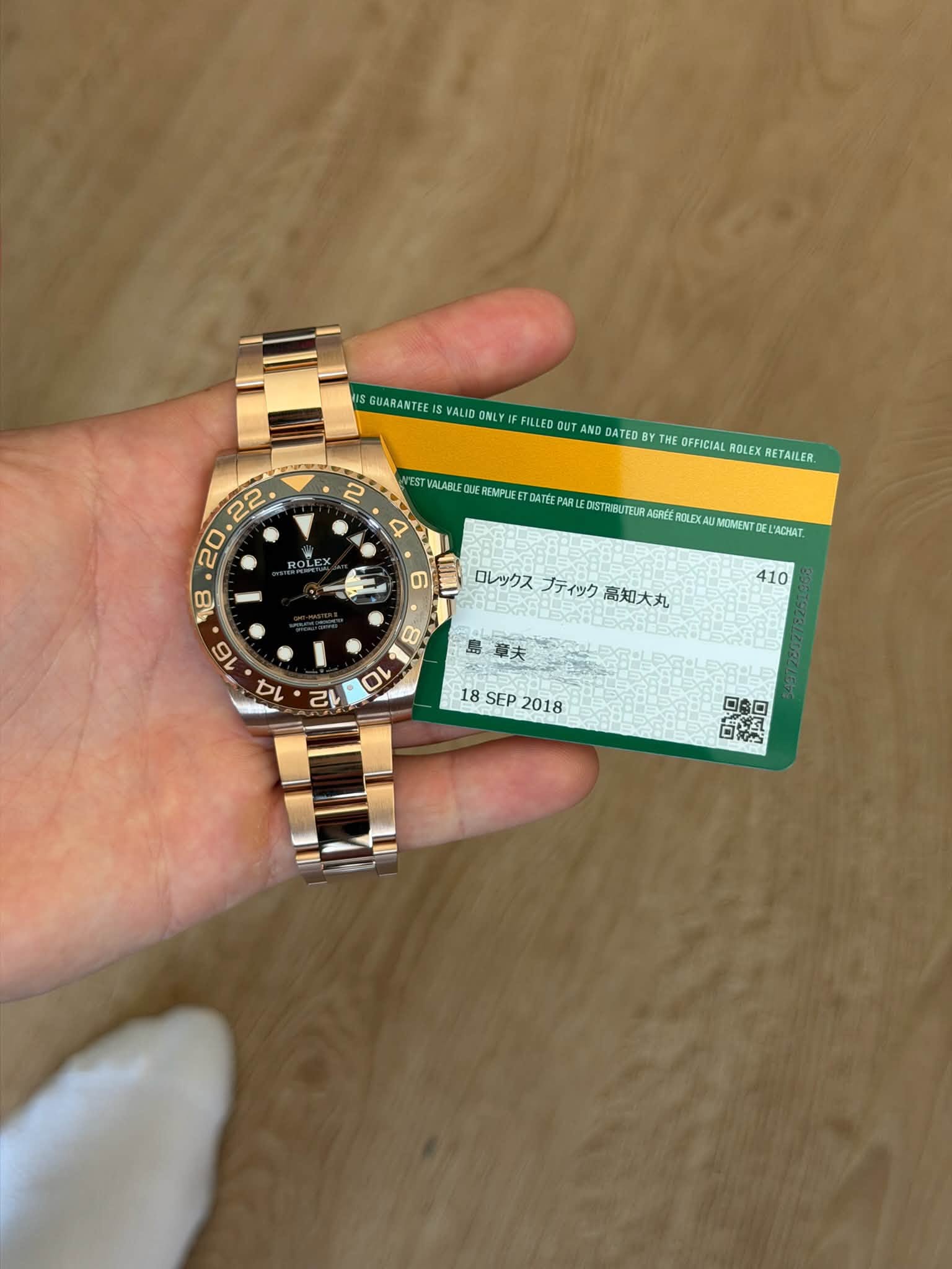 May be an image of money, wrist watch, ticket stub and text that says 'GUARANTEE VALIDO NLY FILLED OUT AND DATED 2 VALABLE THE OFFICIAL ROLEX RETAILER. R RIEMPLIE DAT EPARL…