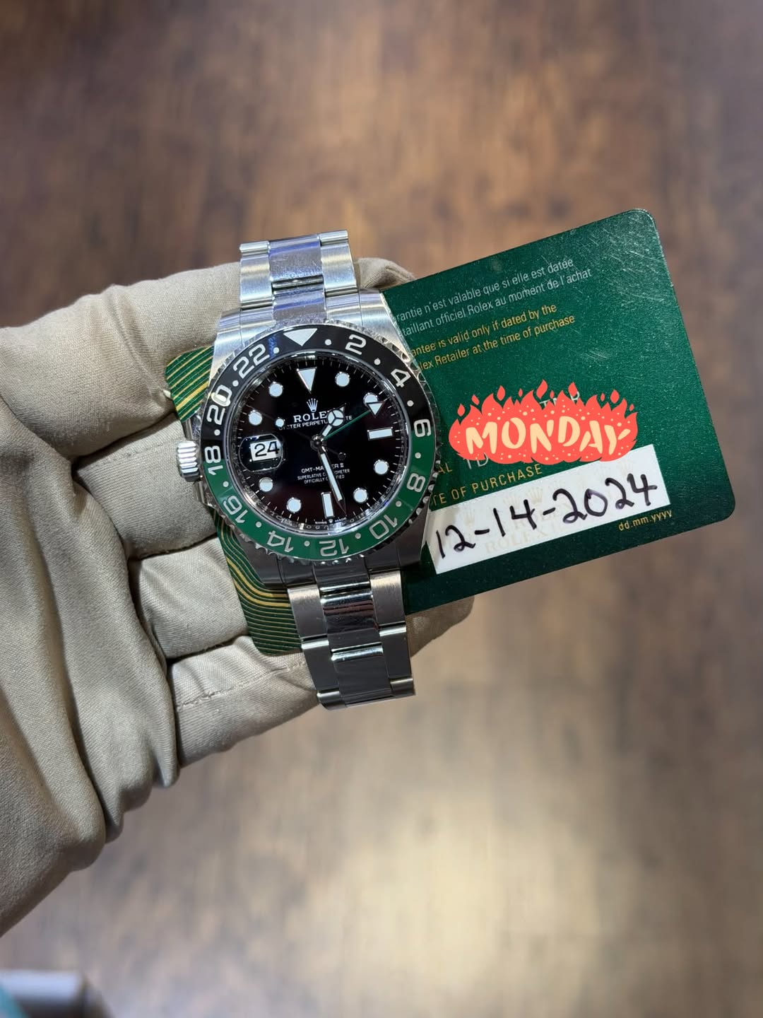 May be an image of wrist watch and text that says 'sielleest sielleestdatée datee Fachat valableque നയഗ rantan anllant affciel Bolex datedbw wεc tme purçrase T 2 4 ॐ ROLE 22 20…
