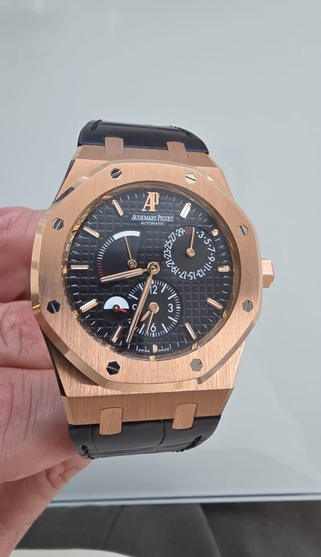 May be an image of wrist watch and text that says 'Ά UDEMARS AUDEMARSPIGUE PIGUET ЛиTOmA AUDEMARSPIGUET TOMATIC WII1 3 3.5 ခ 9 1 - ي 2 I c 3 4 4 Iswss DHADE'