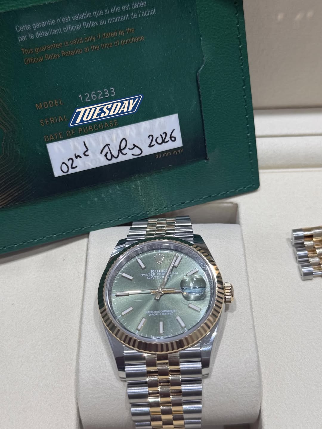 May be an image of wrist watch and text that says 'TUESDAY 126233 oznd wes 2026 DYSTER STERPE 喔笅喙夃抚 DAT AT LIAI I PRLANE -'