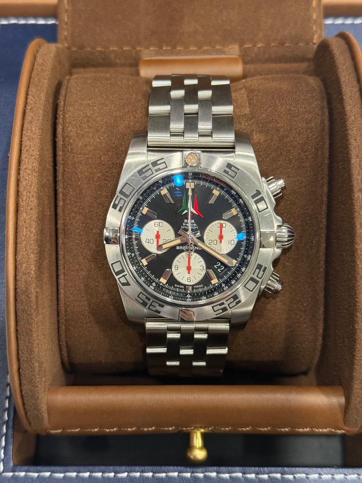 No photo description available.