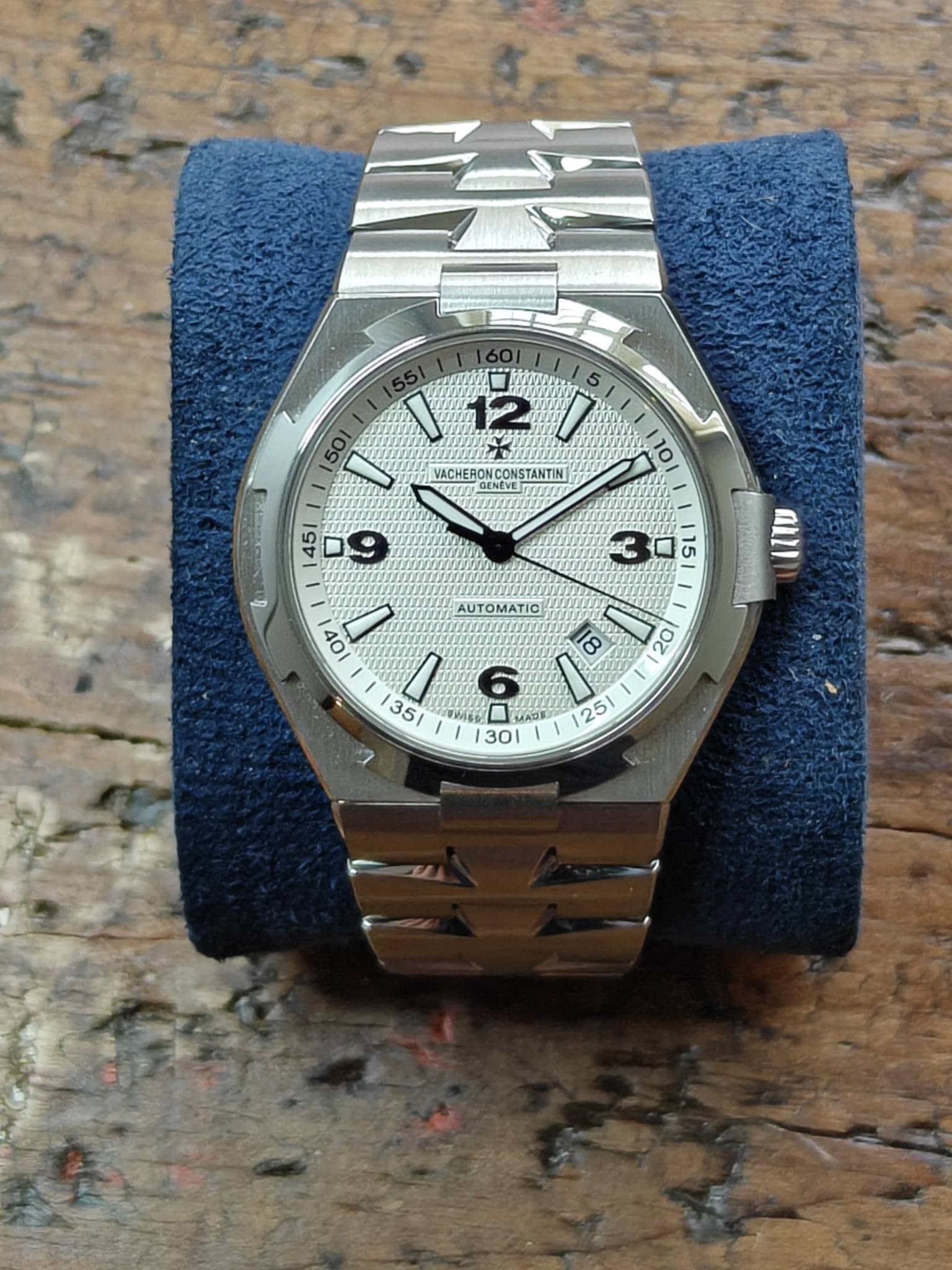May be an image of wrist watch and text that says ' I VACHERONCONSTANTIN VACHERON CONSTANTIN 10 den 45 P 15 AUTOMATIC ጠሂ! O0 18 O 6 35 I 35 UADE - WSS 三 30 on ي 12'