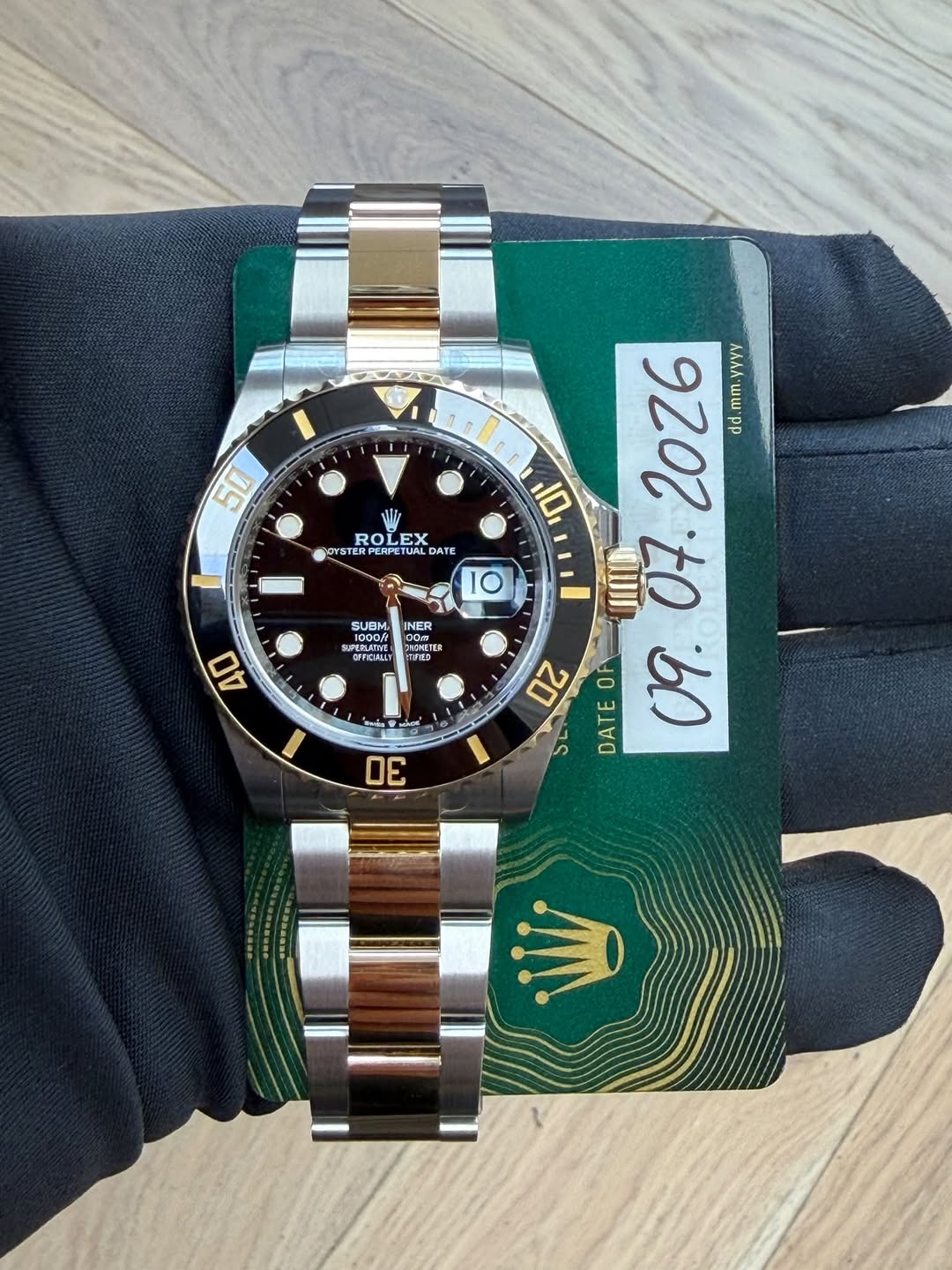 May be an image of wrist watch and text that says '50 ROLEX ROL EX OYSTERP PETUA RPCAPETURI CTEIAL DATE 10 SUBM. 1000 SUNLSTIT 1000/ PEnSUE CrNORLLY INER 00ke ਪয় NCHETER TAHETEF 40…