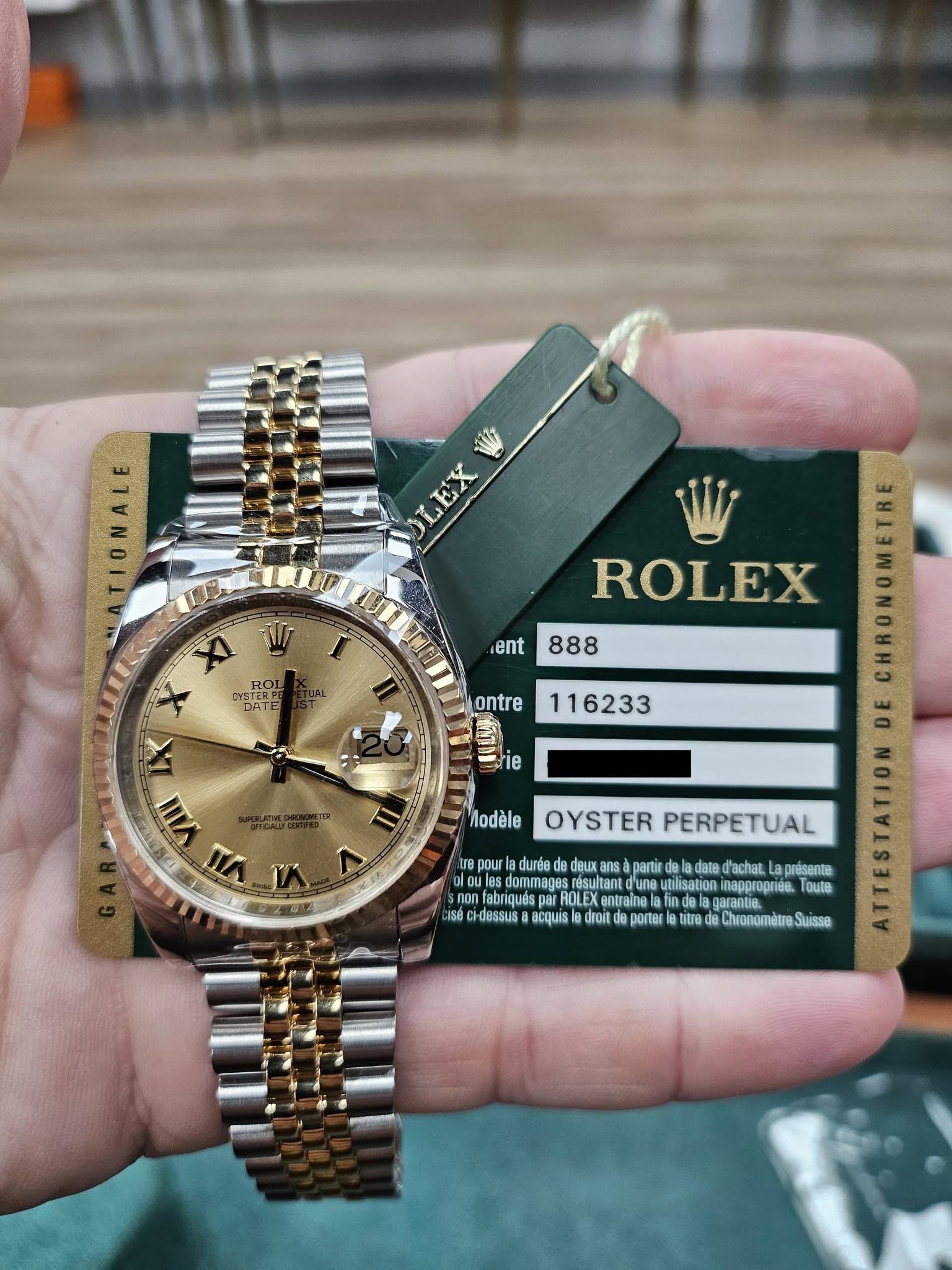 May be an image of wrist watch and text that says 'VLEX LE ent ontre ROLEX A 888 XI A ST- YBTER ROI IX VIII II ル A ٧ 116233 Aodèle OYSTER PERPETUAL epour duréed deux Snon CASB…
