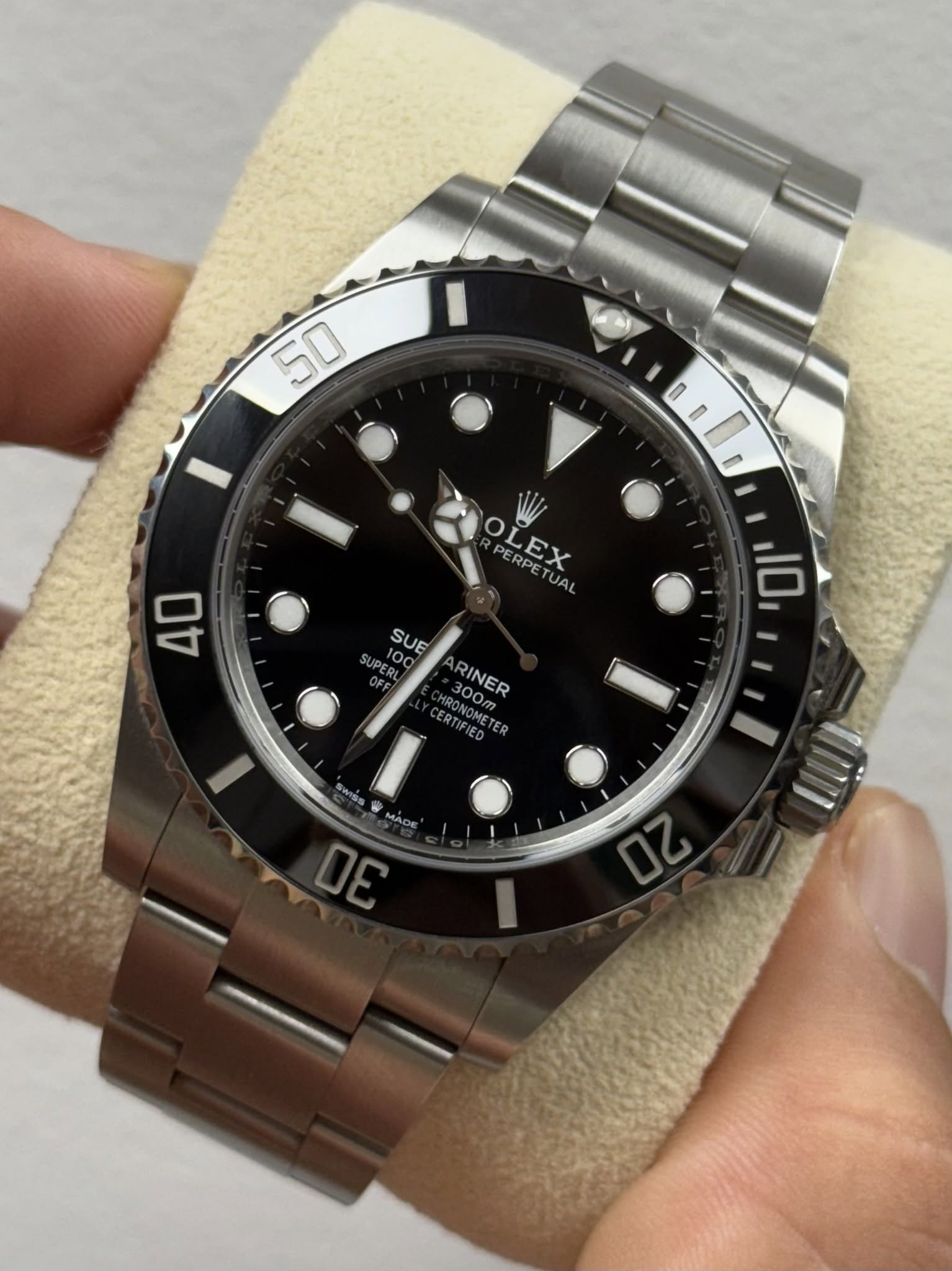 May be an image of text that says '50 PE PERPET LEX OLEX RPE ETUAL JAL ER 4O ooo 10 SUE SUPERL L 100 Aey nES CERTI CERTIFIED CEPTIC Hecmoлл 300m RINER TRONOMETE TER RONOMETE SWISS…