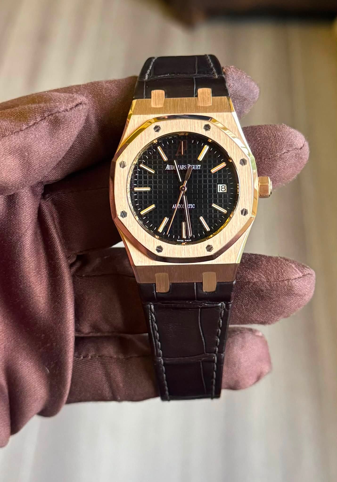 May be an image of wrist watch and text that says '환 Au FA ARSPOUET RSP P PGLET ARS 18 AV TIC'