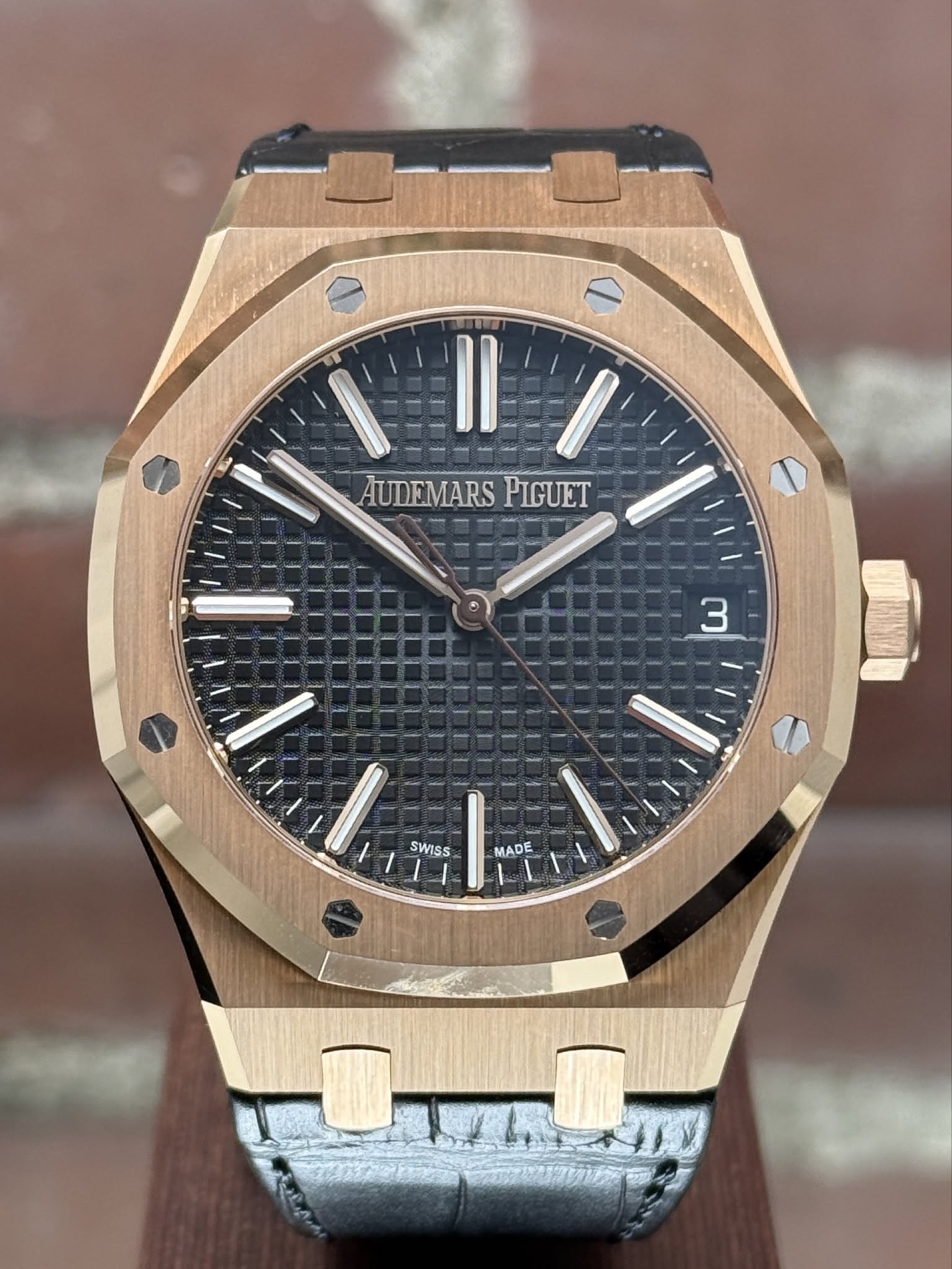 May be an image of wrist watch and text that says 'AUDEMARS PIGUET 3 SWISS MADE'