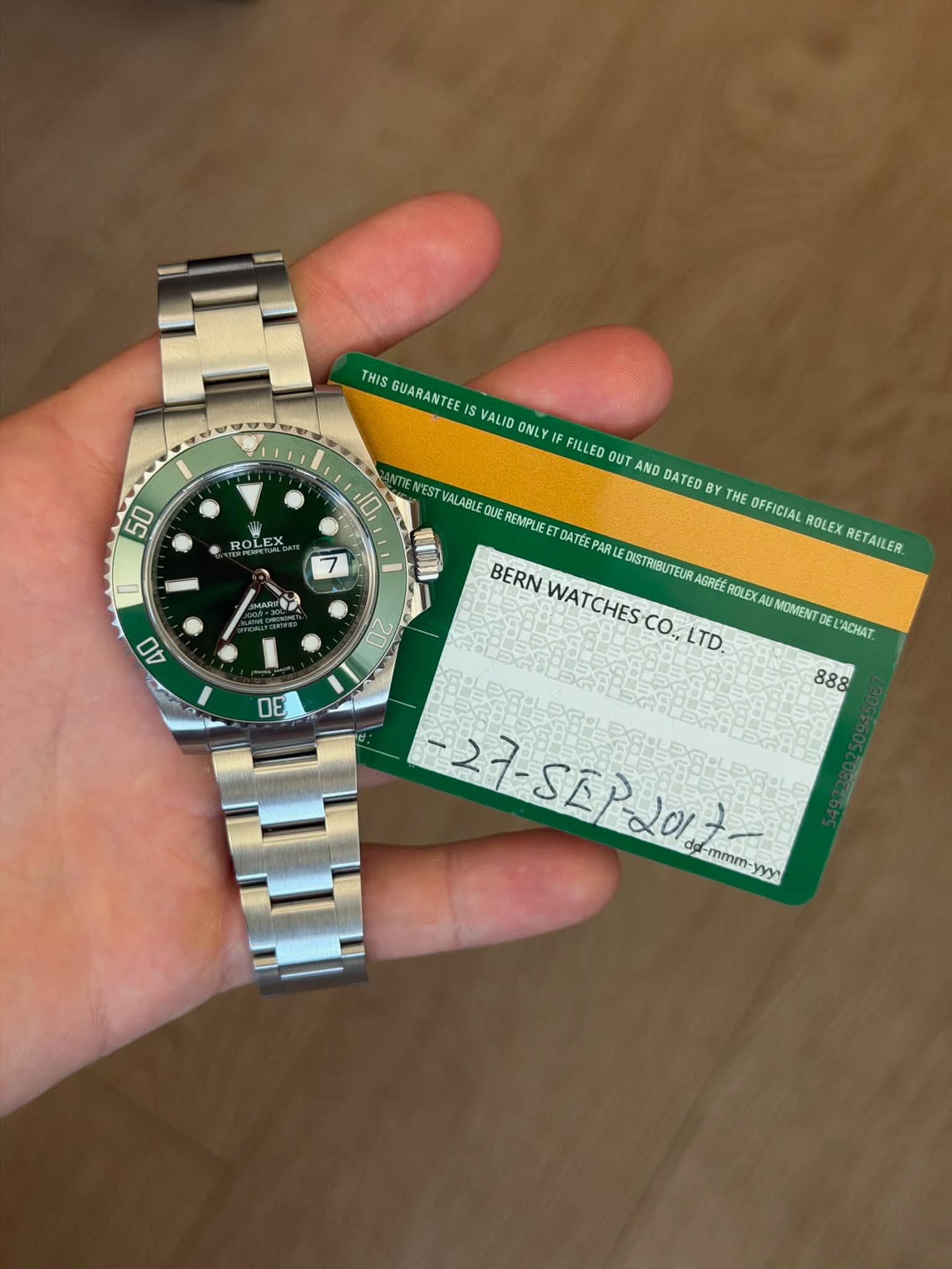 May be an image of wrist watch and text that says '50 ROLE GLEX 10 7 4O THIS GUARANTEE S VALID ONLY IF FILLED OUT AND DATED BY THE OFFICIAL NEST VALABLE DUE EMPLIEE DATEEPAR ROLEX…