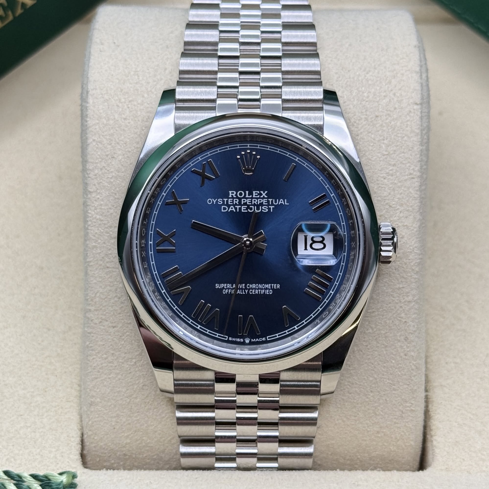 May be an image of wrist watch and text that says 'ه OYS OYSTER ROLEX_ OYSTERPERPETUA PERPETUA TUAL DATEJUST 18 SUPERIFAEEMPIETER BFFILA AFFI ALLYÇERTIFIED SUPERLA CHRONOMETER…