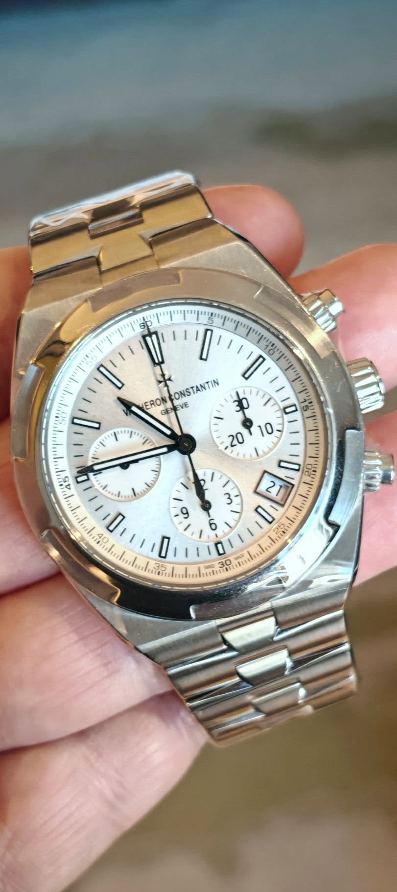 May be an image of wrist watch and text that says 'D D ERON EVE CONSTANTIN 0 ١ fy መ up 10 20 3 I I 2 ん ١ 9 I 6 WABY D 7 30 O'