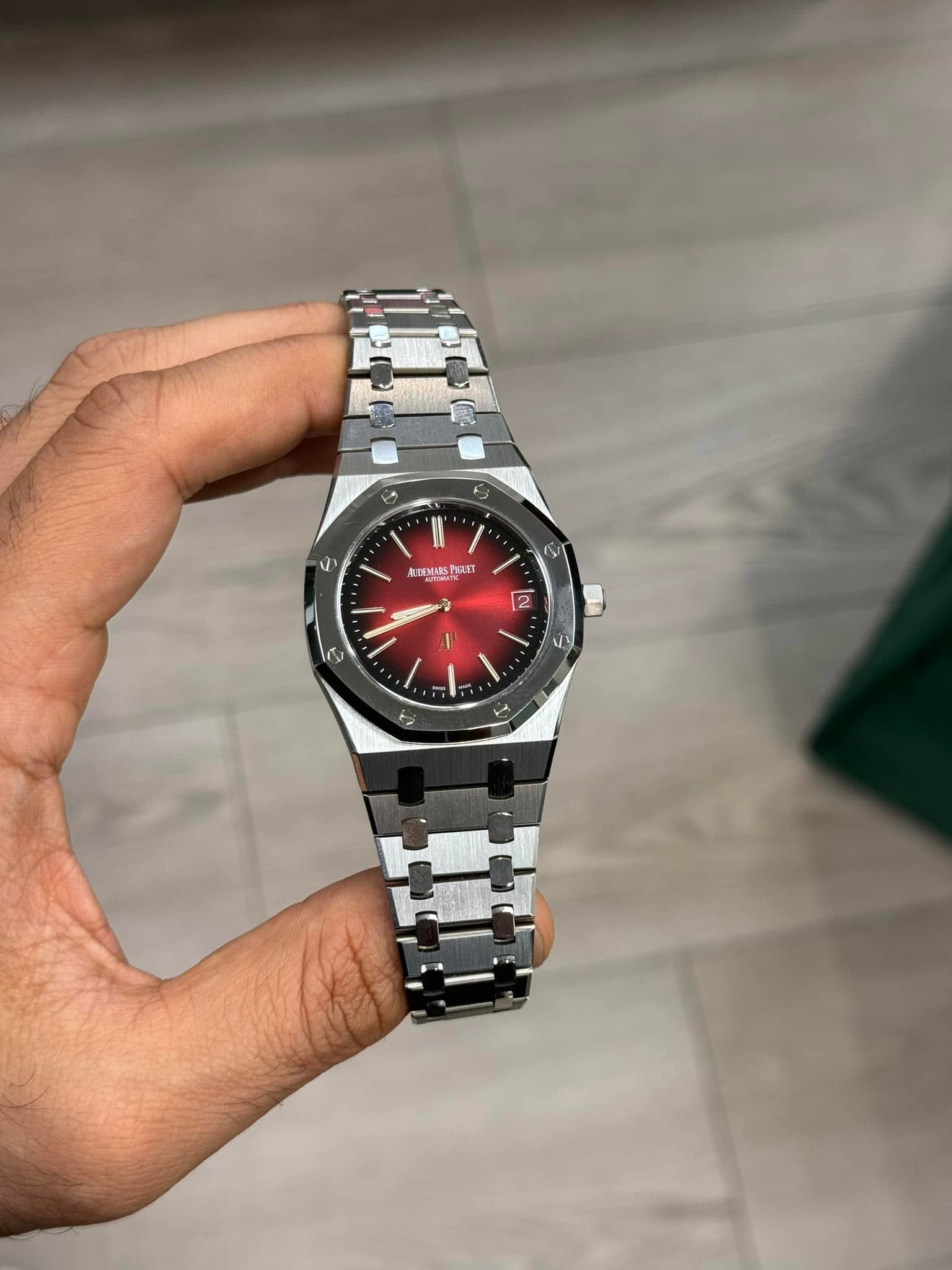 May be an image of digital watch and text that says 'س EEDEMARS PRLET 2 S'