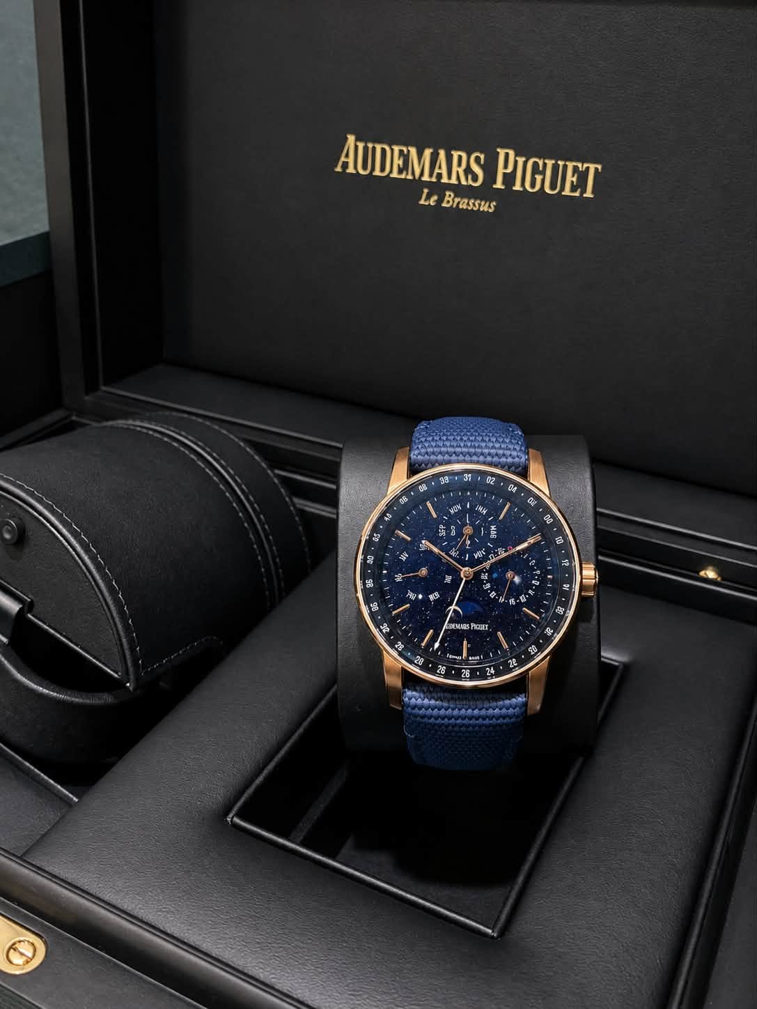 May be an image of wrist watch and text that says 'AUDEMARS Brassus PIGUET Le 30 vo VON 有 KAA 00 0 : ゆ $ 2 و K3 و n ቤ+ DENNG nGats, 20 ક * al'