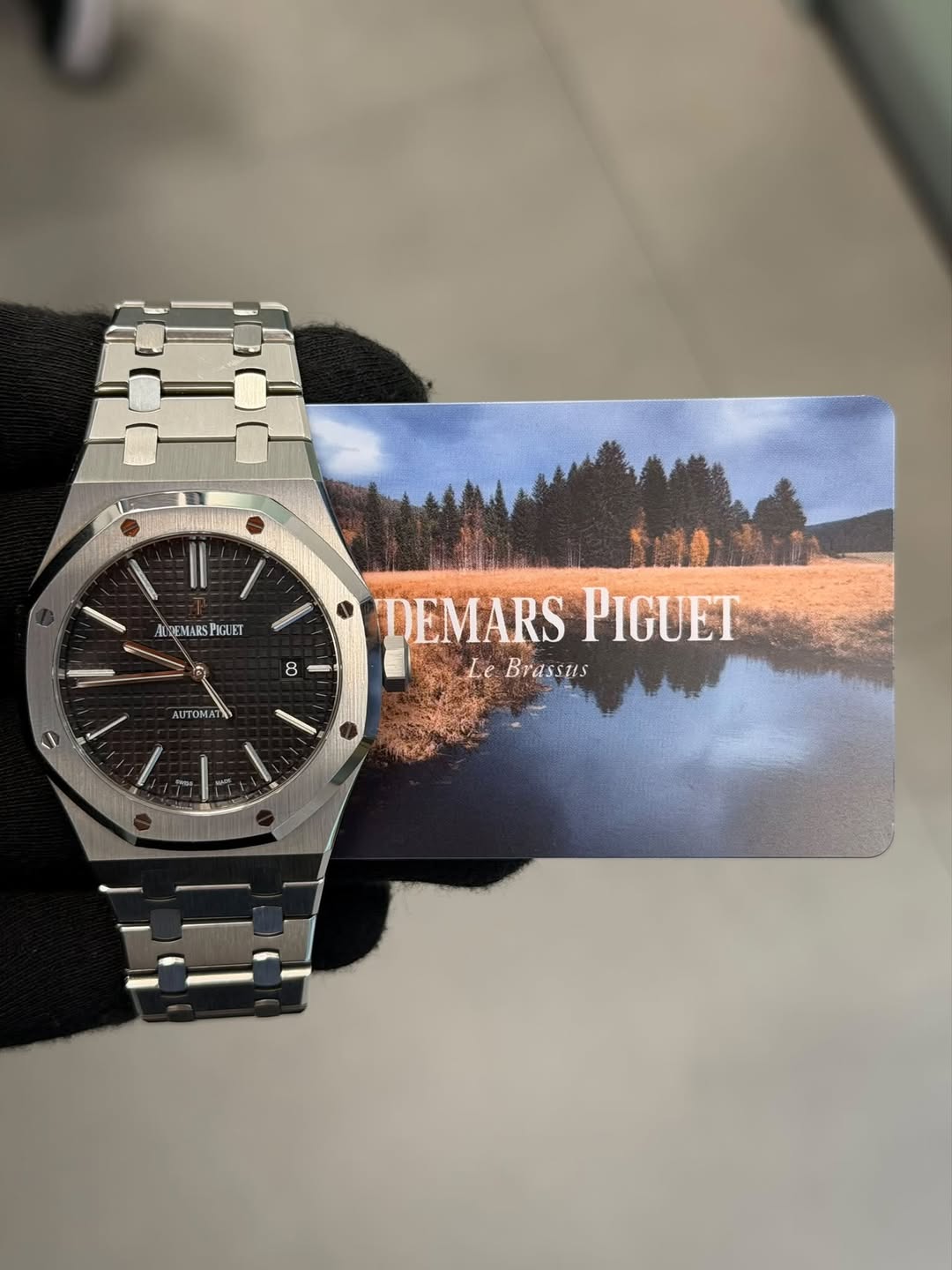 May be an image of wrist watch and text that says 'II ALEMARSPMFUET HE AKEMARS PIGUET 8 ΑK AUTOMAT DEMARS PIGUET Le Brassuls sss2 RGI'