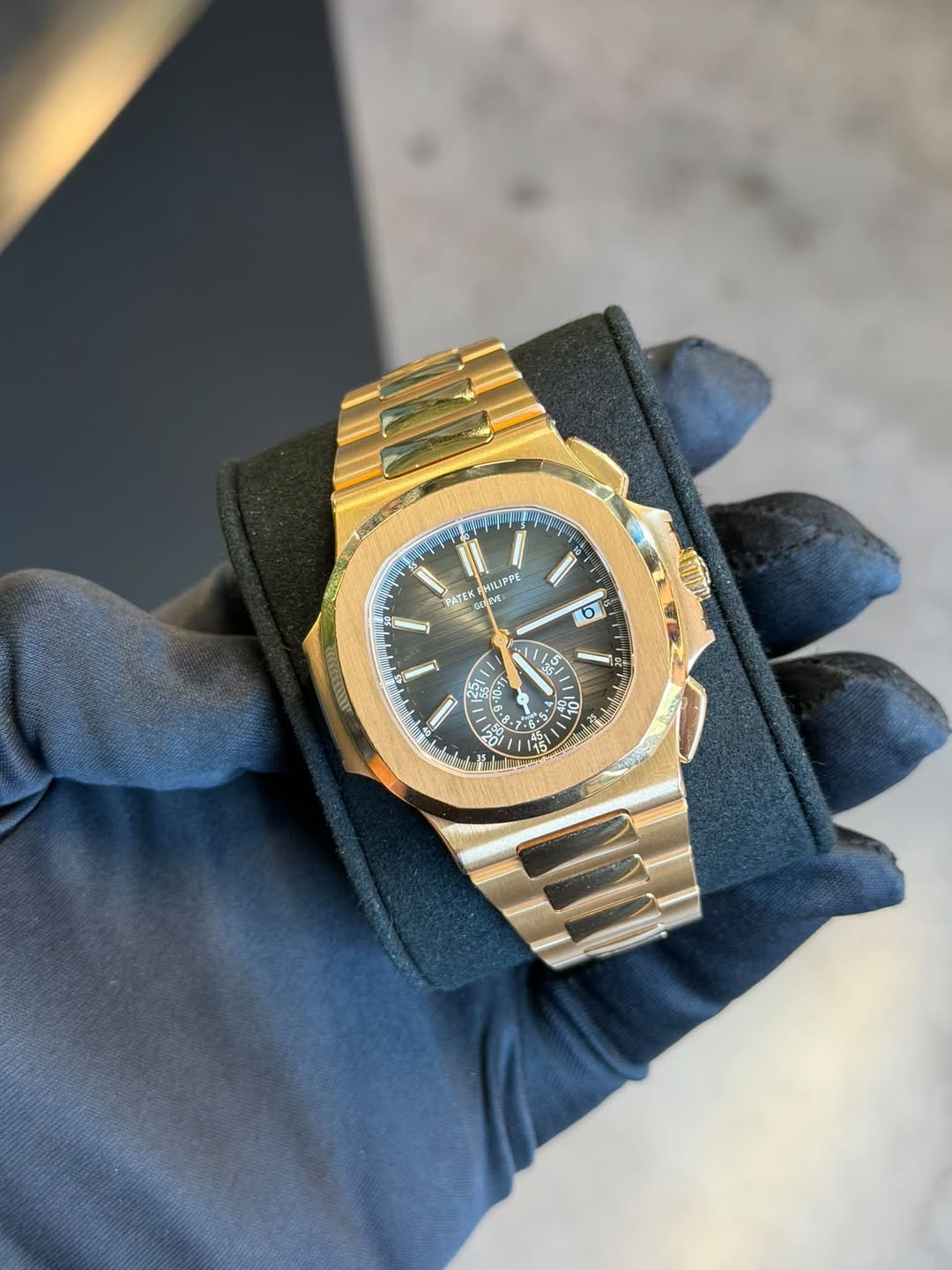 May be an image of wrist watch and text that says 'ATE LIPPE e eE 6 ست ل ۱1 - ከማ 63 11 53 유우 ኢር 1 2 25'