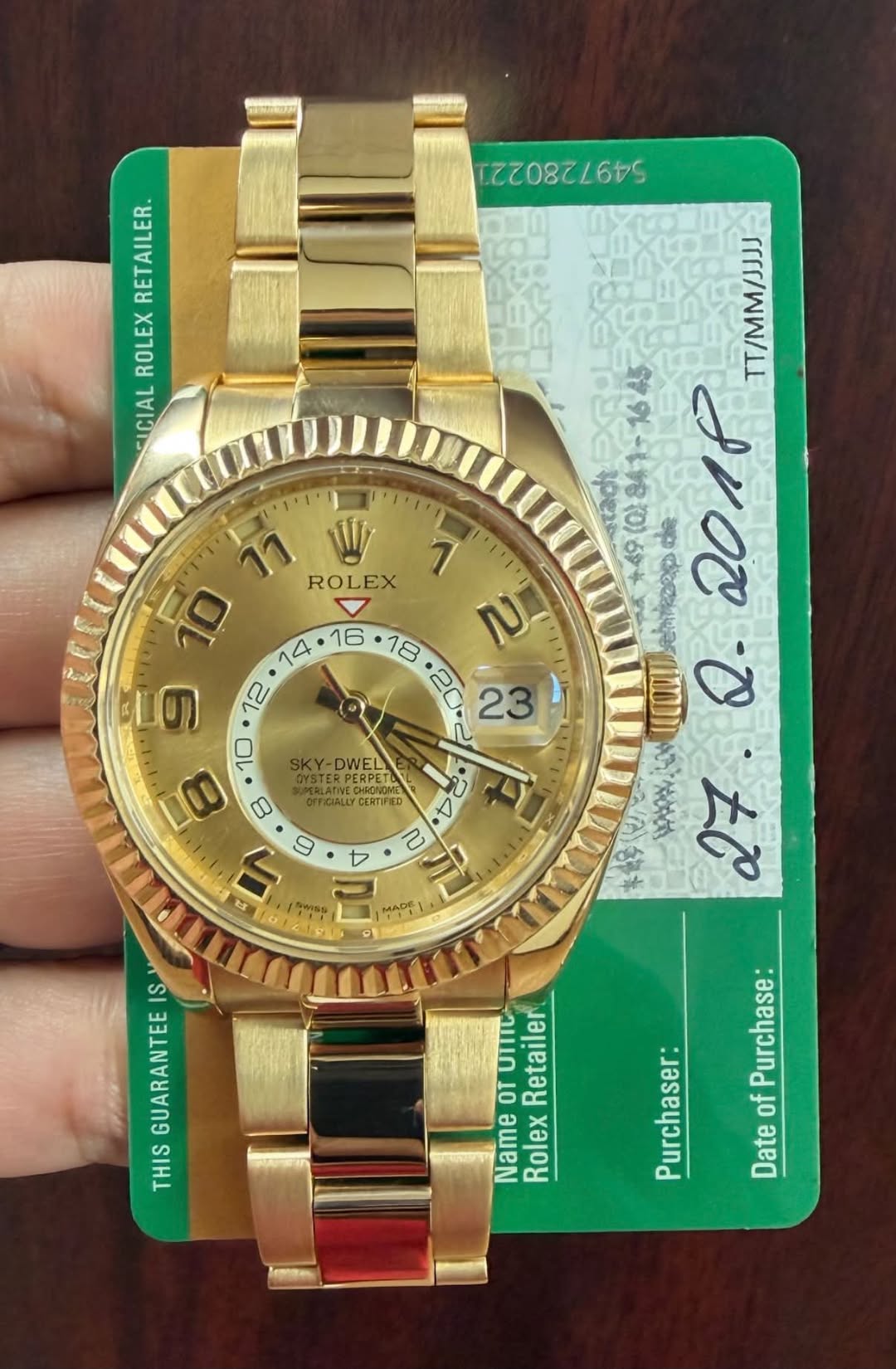 May be an image of wrist watch and text that says ' RETAILER. ROLEX FICIAL 11 ROLEX 1 V ב DWEL PIFENE PERPET FEEOM DTFICIALLY CERTIFIED กง D C t T/WW/ (O) 2018 きな CMRDOp 0.0 2.…