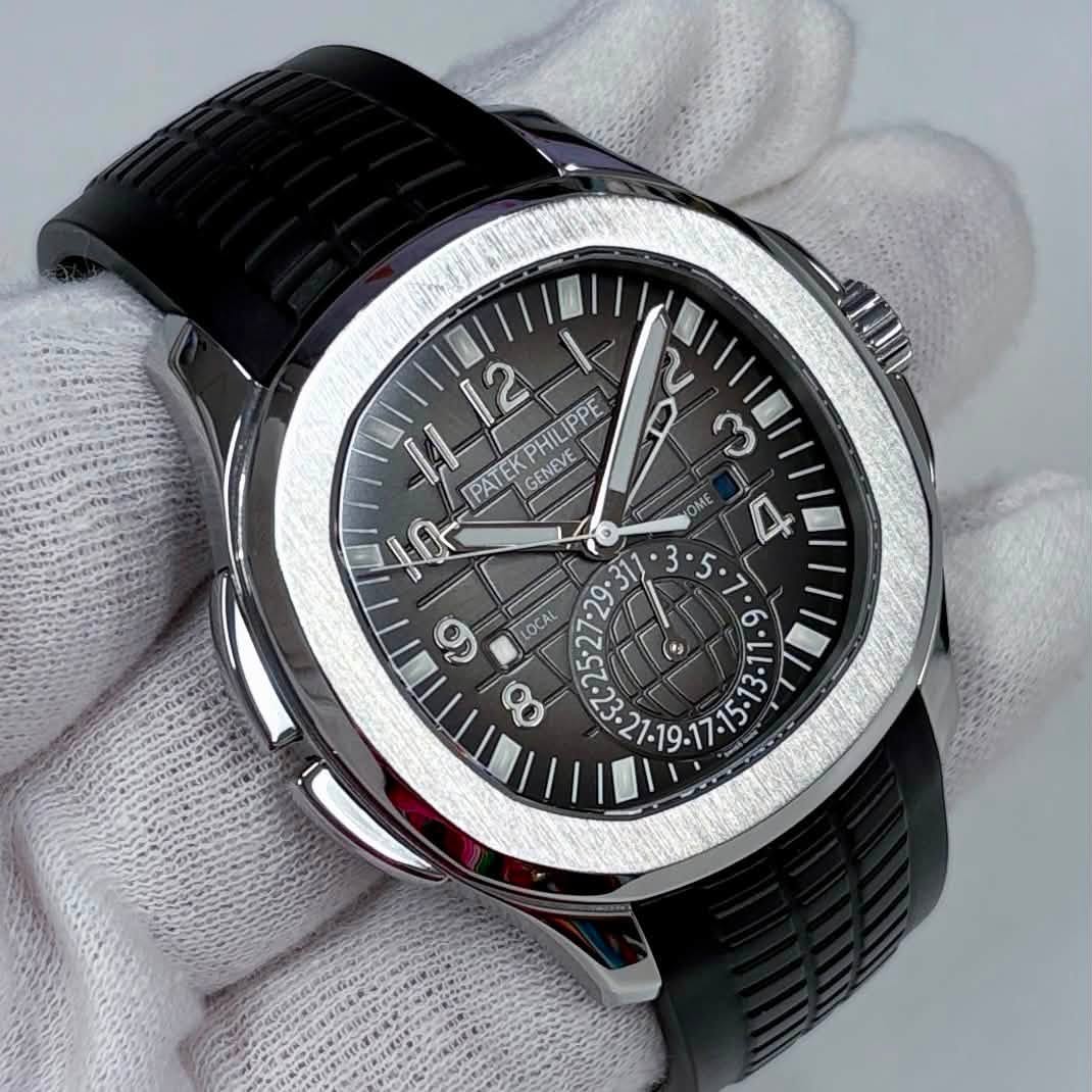 May be an image of wrist watch and text that says 'L A [PATEKPHILIPPE 2 PHILIPPE PATEK GENEVE 0 10 O CO و LOCAL 7-€ '