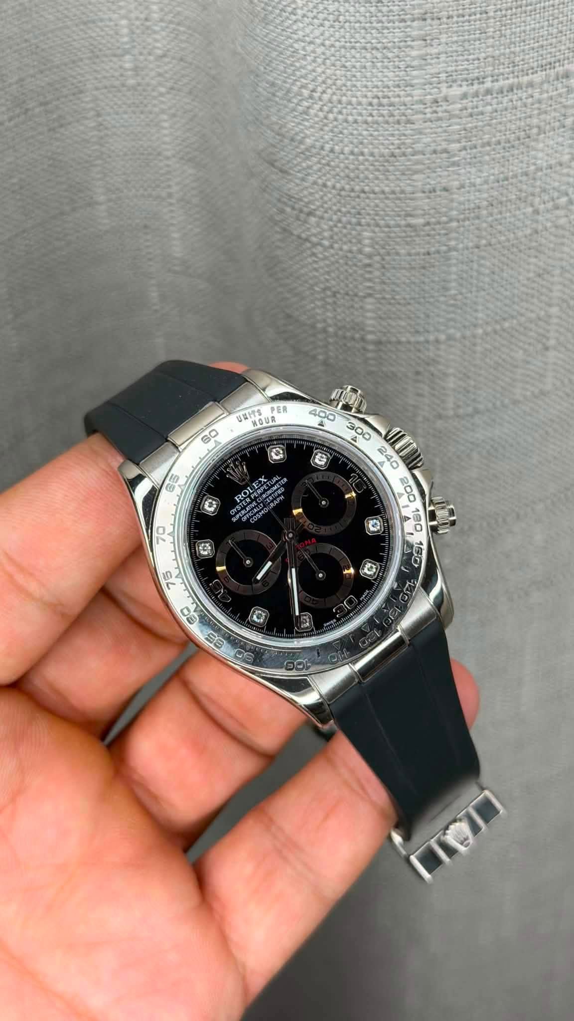 May be an image of wrist watch and text that says '日能付! ER 第O心 60 60 G 65 G ROLE IUI لسة 0 75 O E 60 95 C O'
