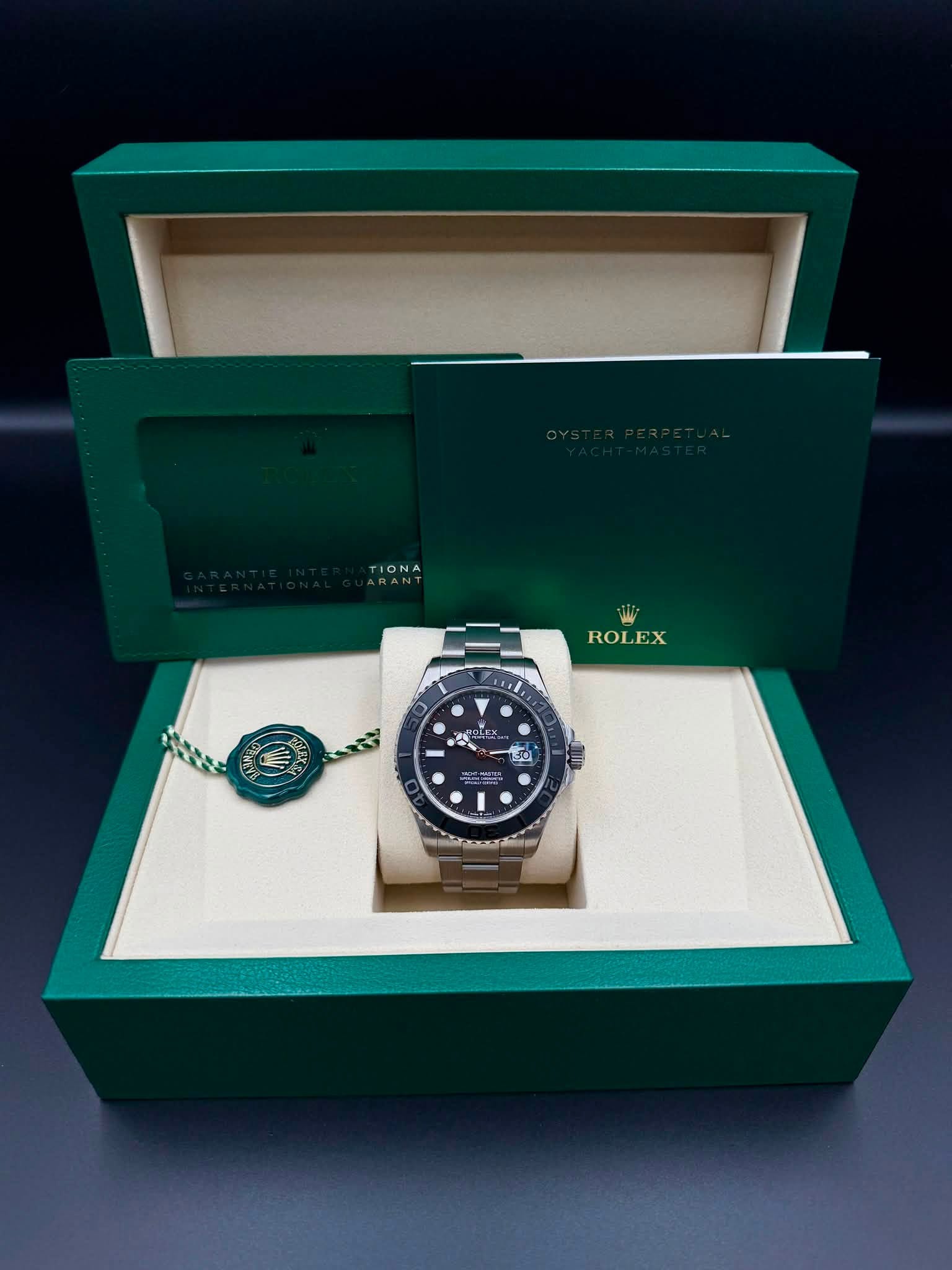 May be an image of wrist watch and text that says 'TIONA ROLEX F0 워는 S L'