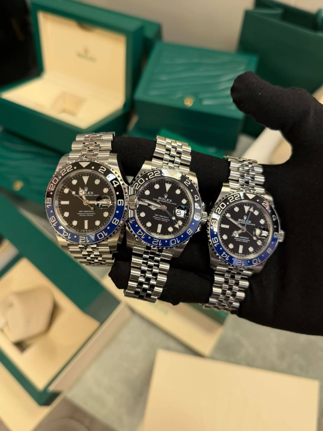 May be an image of wrist watch and text that says '2 R 京 D-HRITERE D ROJEX EX HI 20 8 ROL 9 1ፍ 19 8'