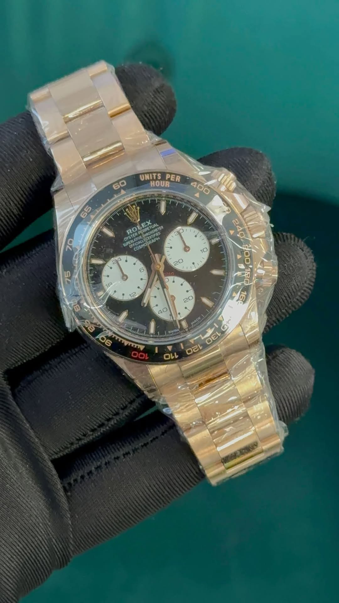 May be an image of text that says '60 UNITS PER HOUR 65 400 a 70 OYSTERKO ROLEX oeuoMa '2 D 10 4 ٠ - 20 75 1P 6 + a 12 2 I 240 00 1元 16g 20 AC B BP 06 9 우 ት W 30L 10 1 120 လ'