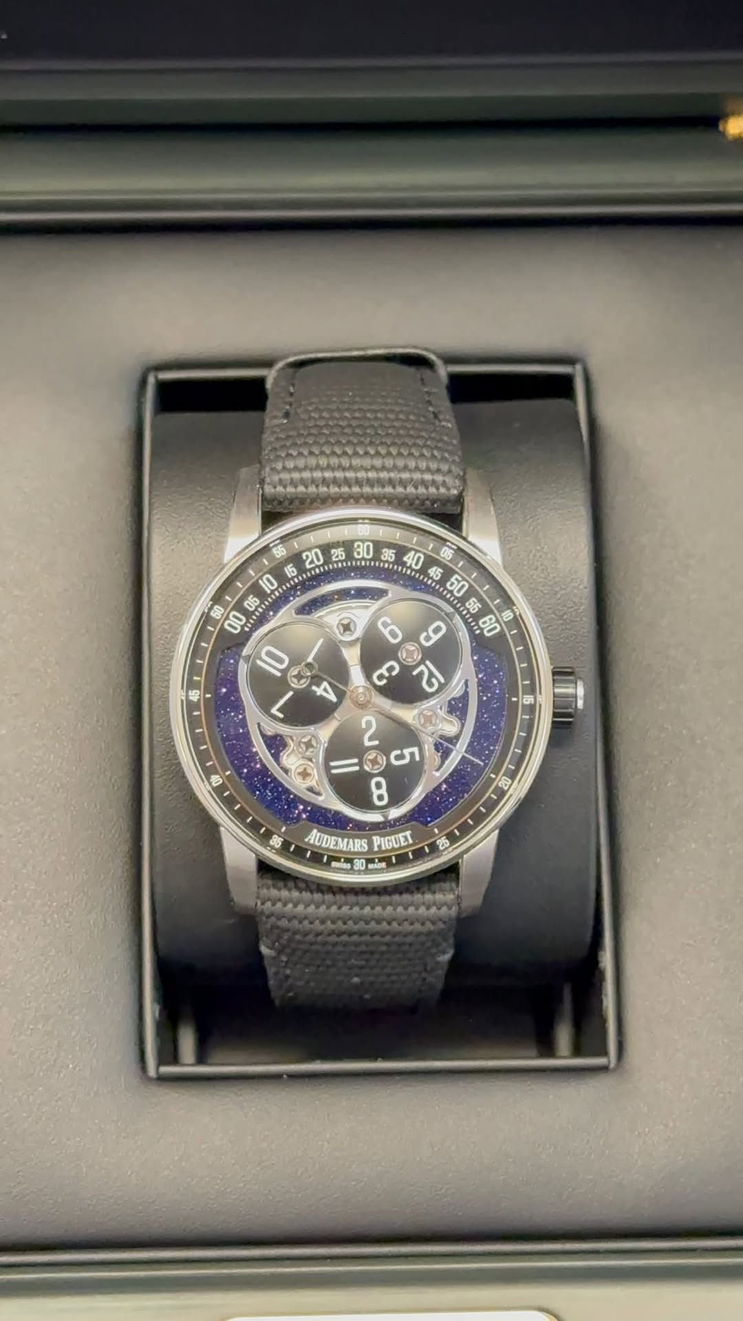 May be an image of wrist watch and text that says ' NARTA ROOUR SOANE Un E1E I 50 A5 SIRSE 00 10 8 X C ဏ 2 00 2 = ဟ 8 EI 02 AUDEMARS PIGUET 20円 md dIE 25'