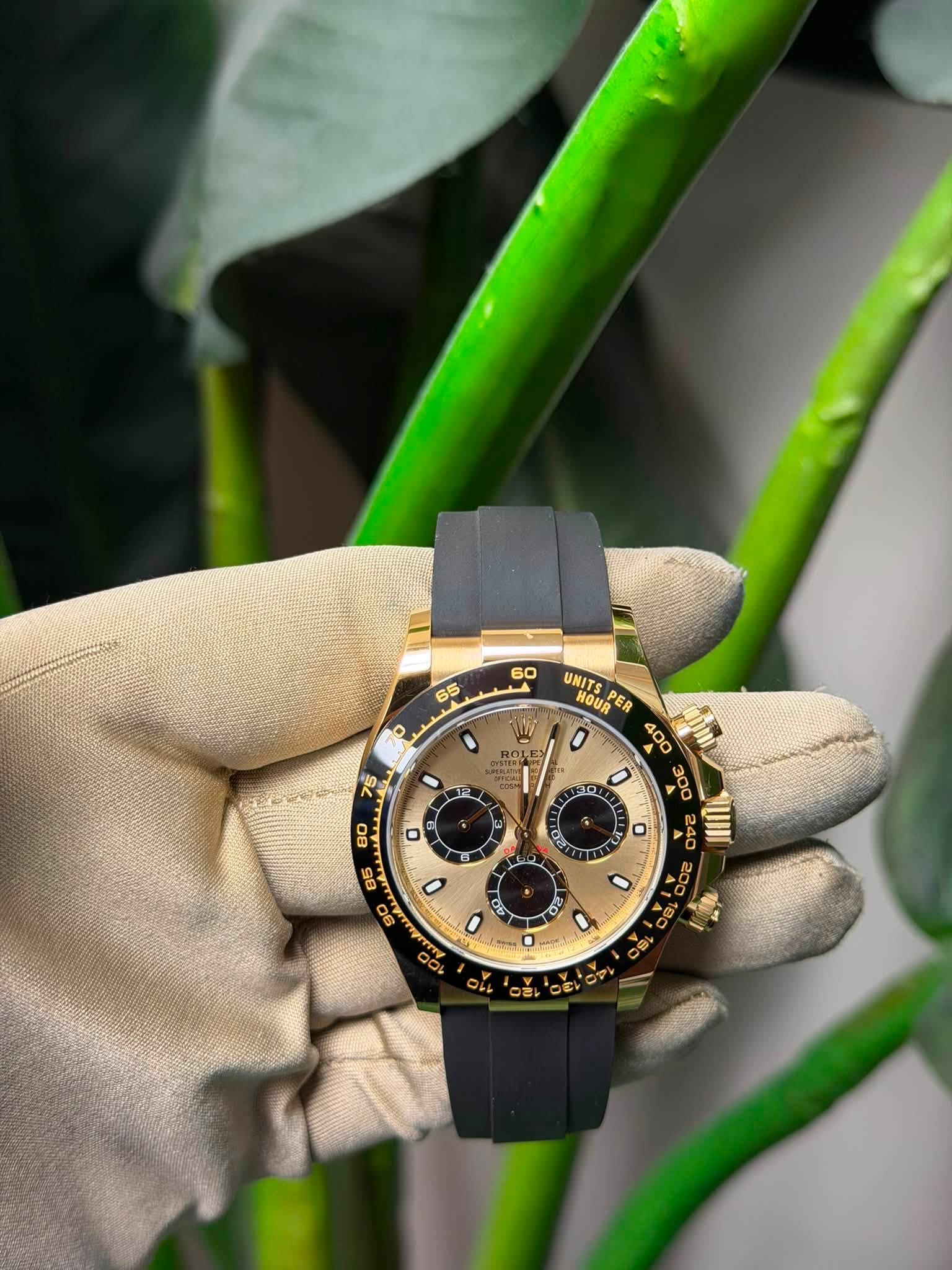 May be an image of wrist watch and text that says '60 65 O OLE ROLE 75 UNITS NOUR PER UNT 0 00 O I 0 E 80 16'