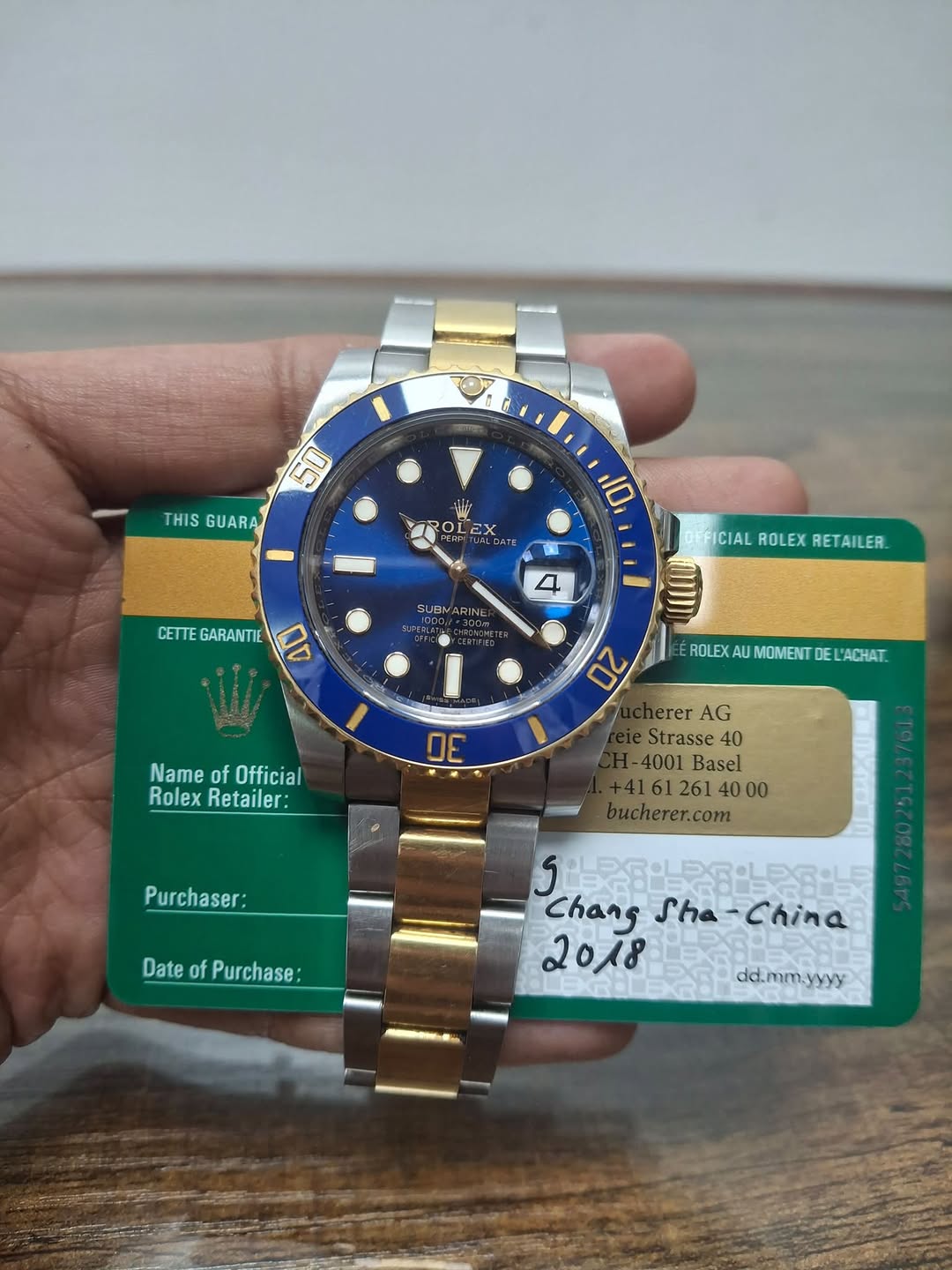 May be an image of wrist watch and text that says '70 THIS GUARA Hte 10 0 CETTE GARANTIE SUBN 4 FICIALROLEXRETAILER. FICIAL ROLEX RETAILER. ム 1 ROLEX AU MOMENT…