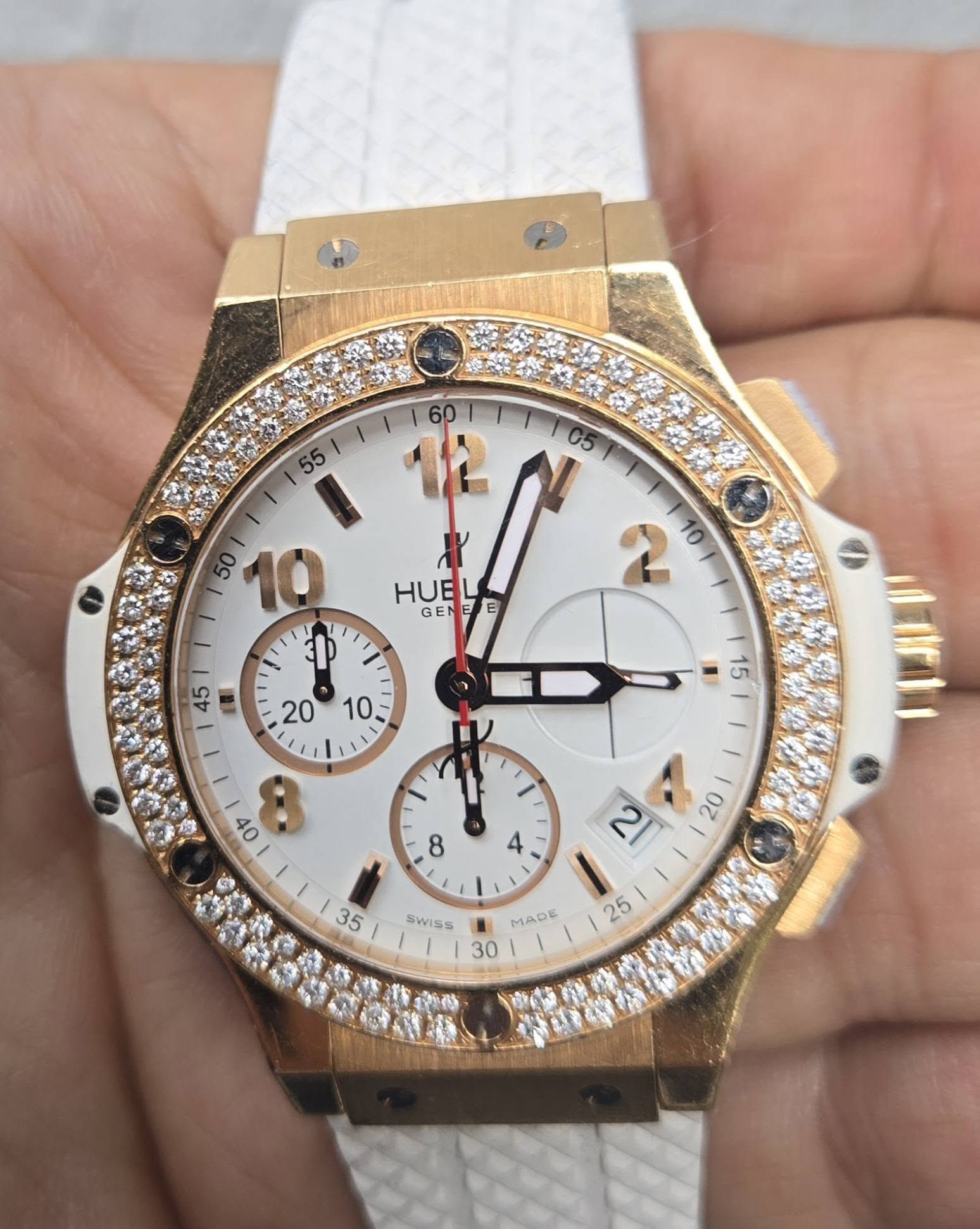 May be an image of wrist watch and text that says '55 50 10 HUE I' U5 2 10 GENEE B GEN ለ 45 * لا ot SWISS MADE o -P P 30 25'