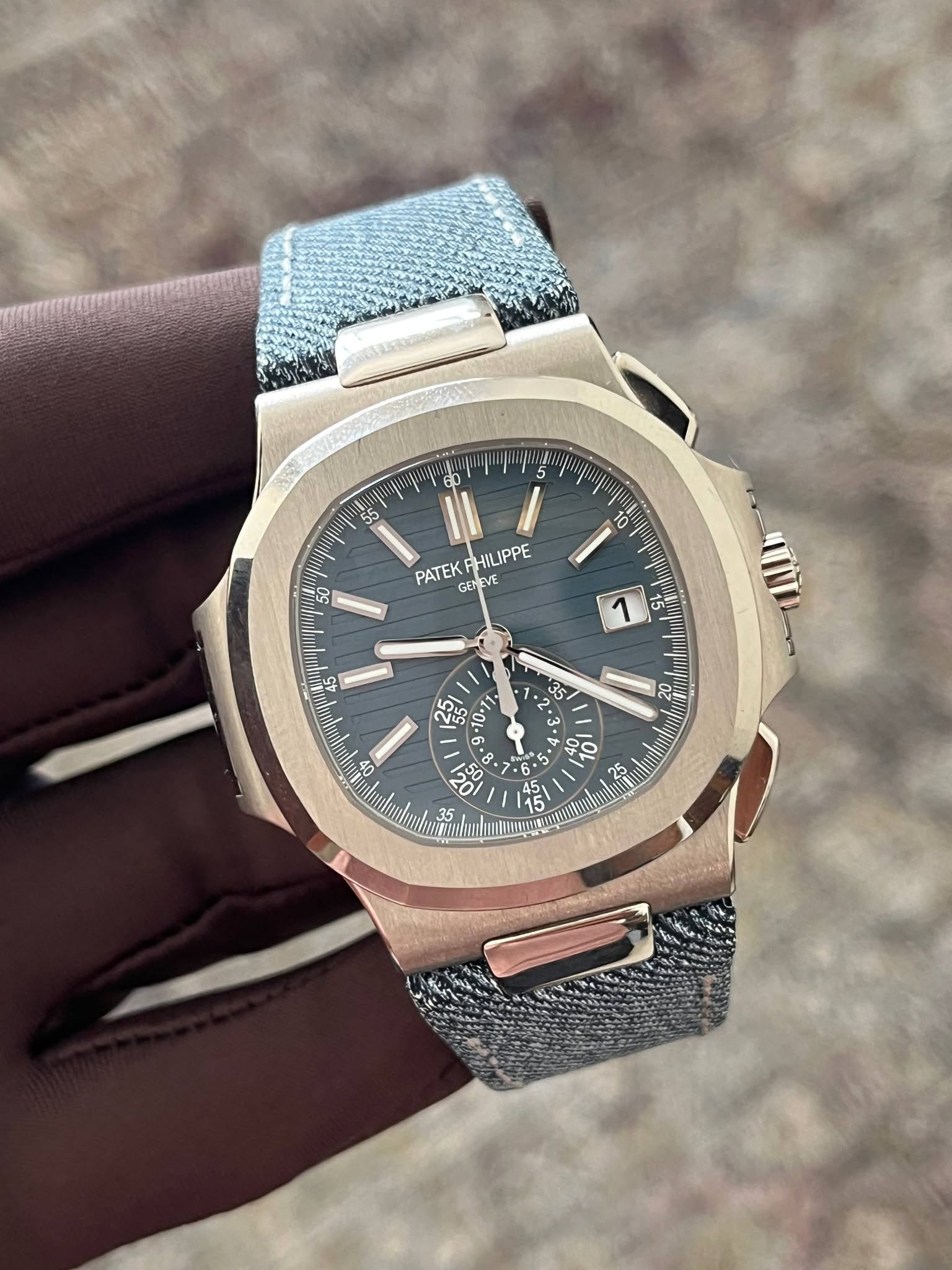 May be an image of wrist watch and text that says 'คุนน 55 10 50 PATEKP GENEVE EVE HILIPPE ٧ 15 45 20 吉 ら 10.77 6 a+ x 3 本 4+ 영유 25 - ن ی عاى'