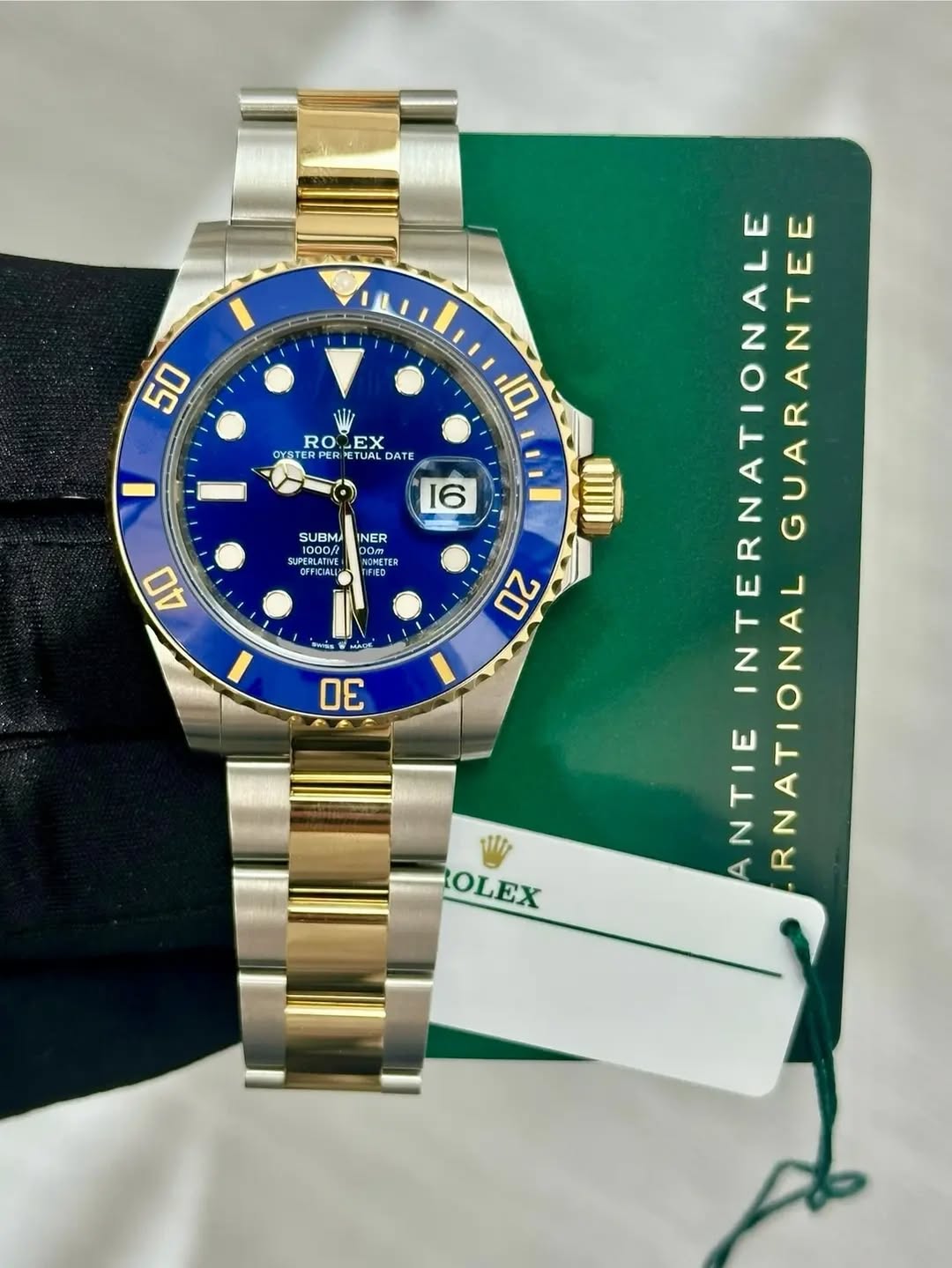 May be an image of wrist watch and text that says '50 RO EX YSTER RPER ETUAL DATE 10 16 SUBMA SUPERLATIVE oи INER SCMETEP CHETER Oe FIFD 40 สมงจืย 20 30 OLEX TERNATIONALE…