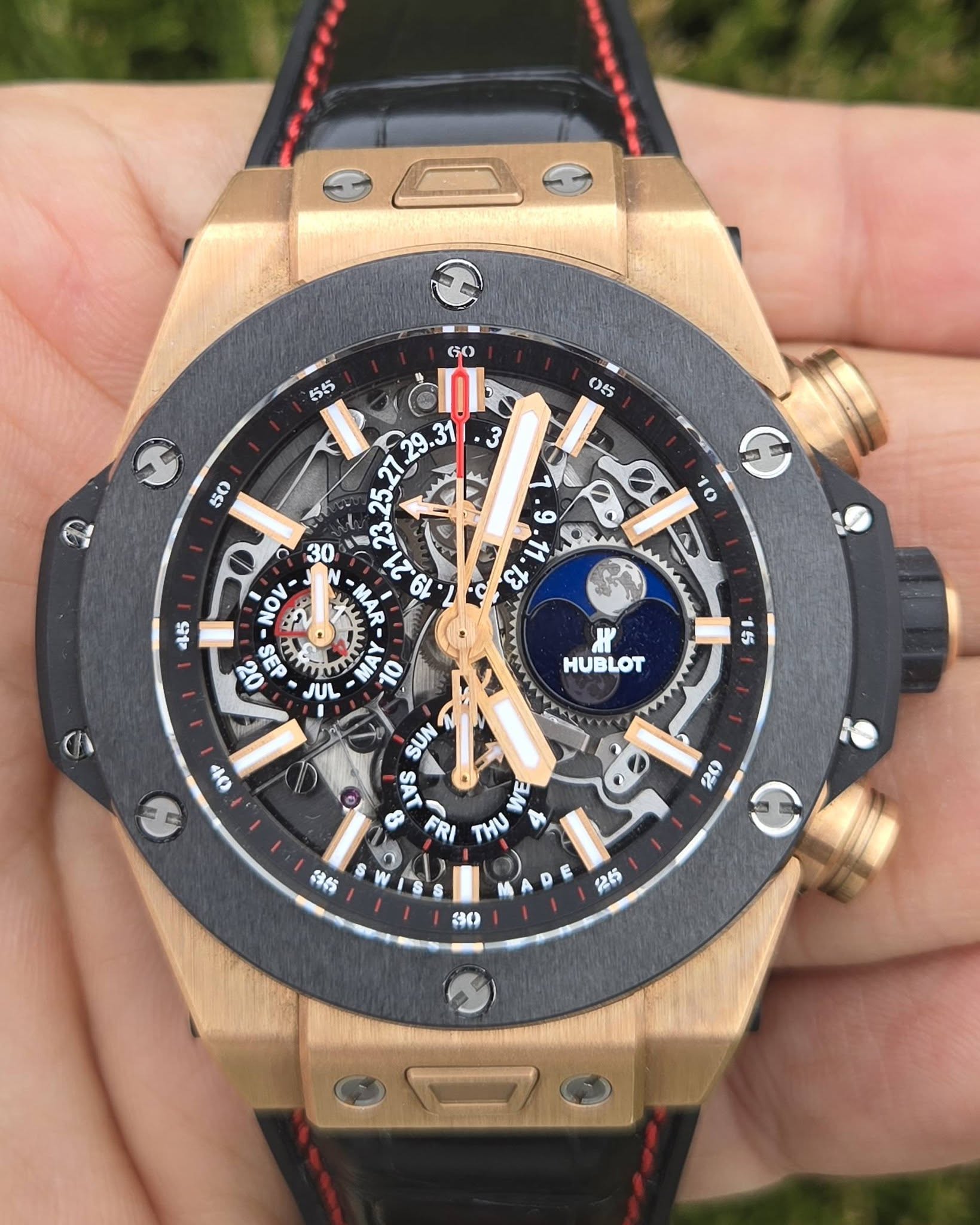 May be an image of wrist watch and text that says '$55 AVE ن 6 10 ل 45 به M 30 NOV 一 SEP و0 ٧ VUL P א HUBLOT 5 乐 SOS 40 G P WE RI THU 20 ផែង E S M 30 ត'