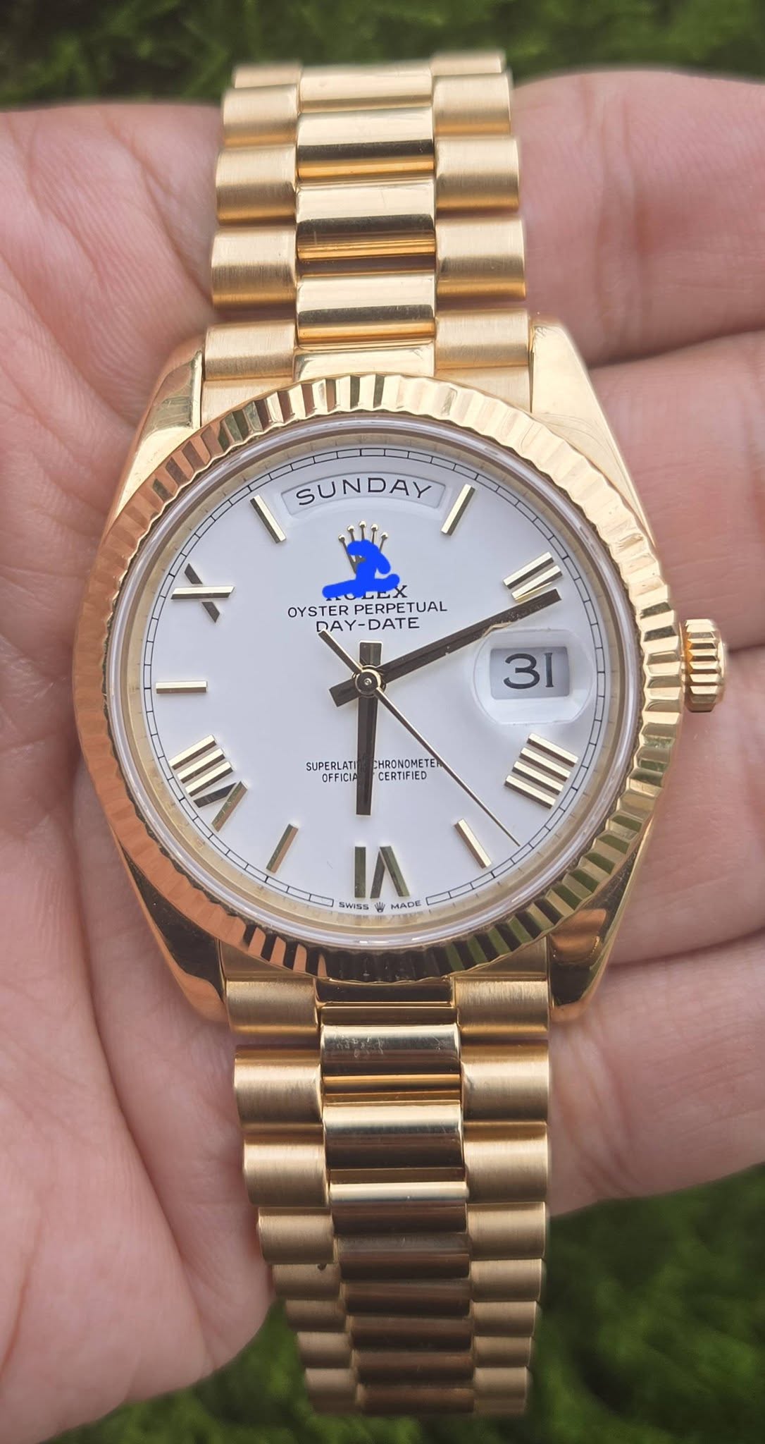 May be an image of wrist watch and text that says 'SUNDAY LEX X OYSTER ER OYSTERPERPETUAL PERPET OYS PE DE ERPETU UAL DAY-DATE X SUPERLATI HECKCHETE CERTIF 31 VII VIII SMTS ۱۸ 2…