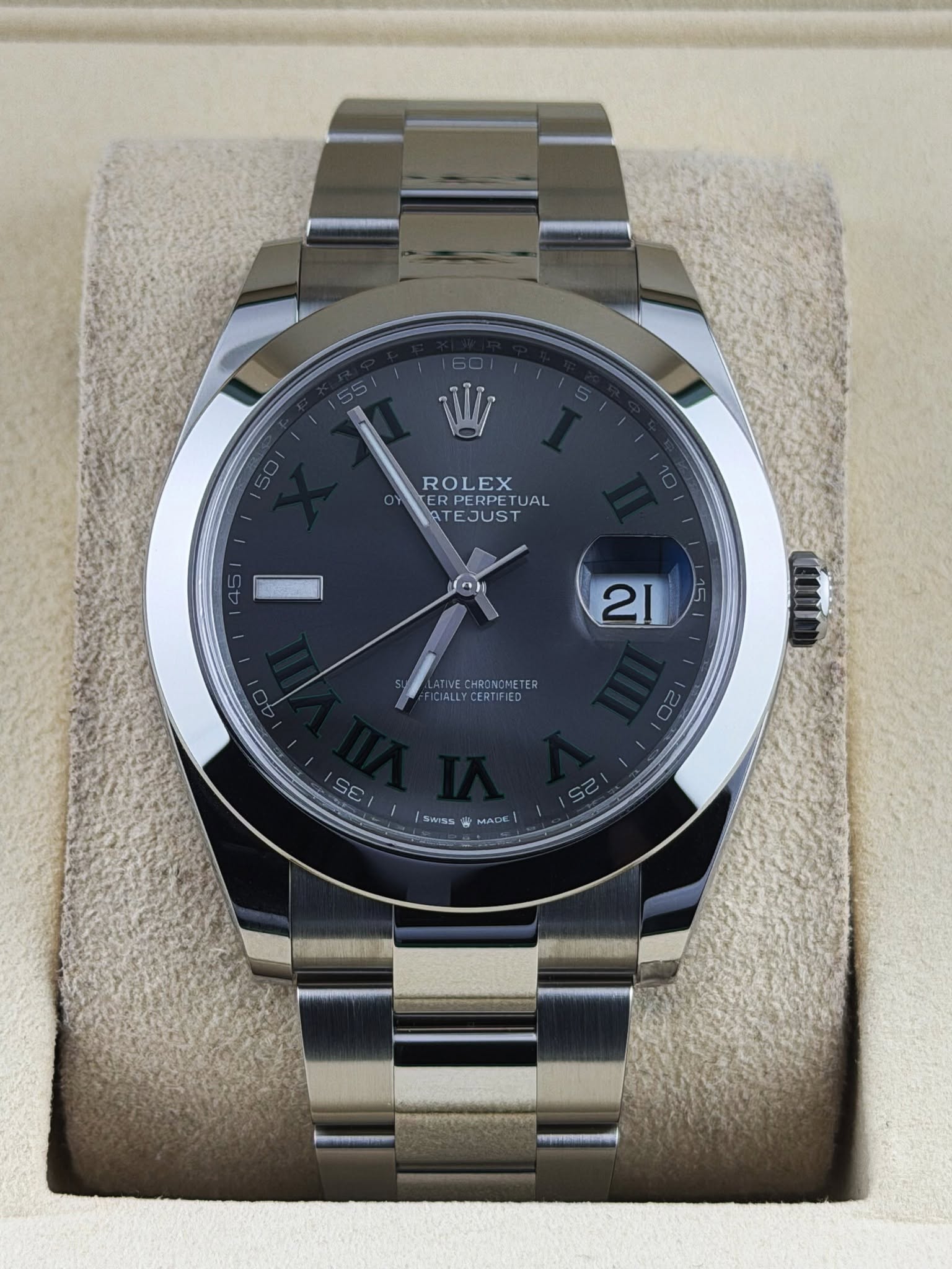 May be an image of wrist watch and text that says '50 ROLEX Or RUSTUAL ER ERPERPETUAL TUAL ATEJUST T ICIALLYCERTIFIED ECHRONOMETER 00 0z SE SWINS SWIRS 番 MADE SS'