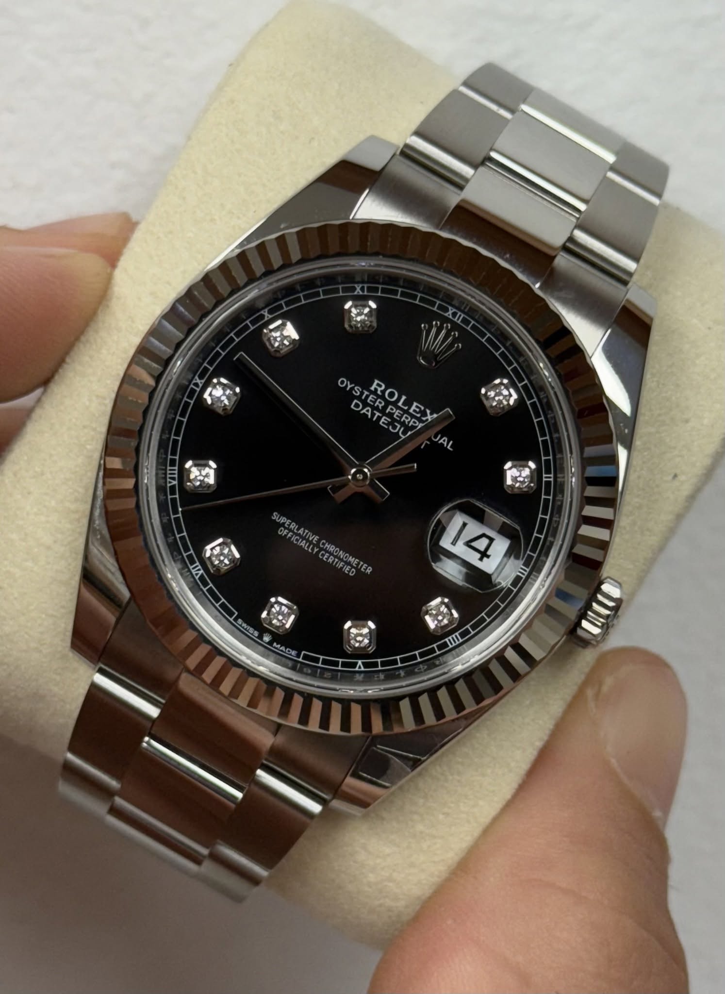 May be an image of wrist watch and text that says 'OYST DATERP DATEJU STERPERPY ROLEX POLEY ERP AL ١ 'ክቅ 队 B OFFICIALL CERTIFIEDE PRONOMETER 14 防 III'